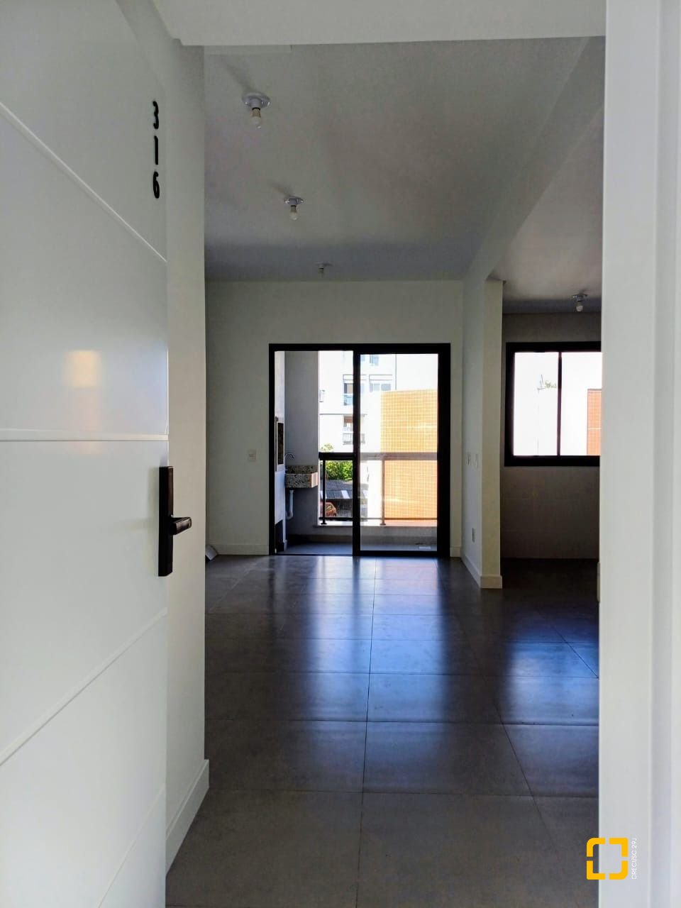 Apartamento com 53m², 2 quartos (sendo 1 suíte), 1 garagem, no bairro Jurerê em Florianópolis