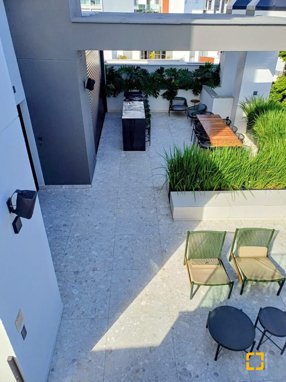 Apartamento com 53m², 2 quartos (sendo 1 suíte), 1 garagem, no bairro Jurerê em Florianópolis