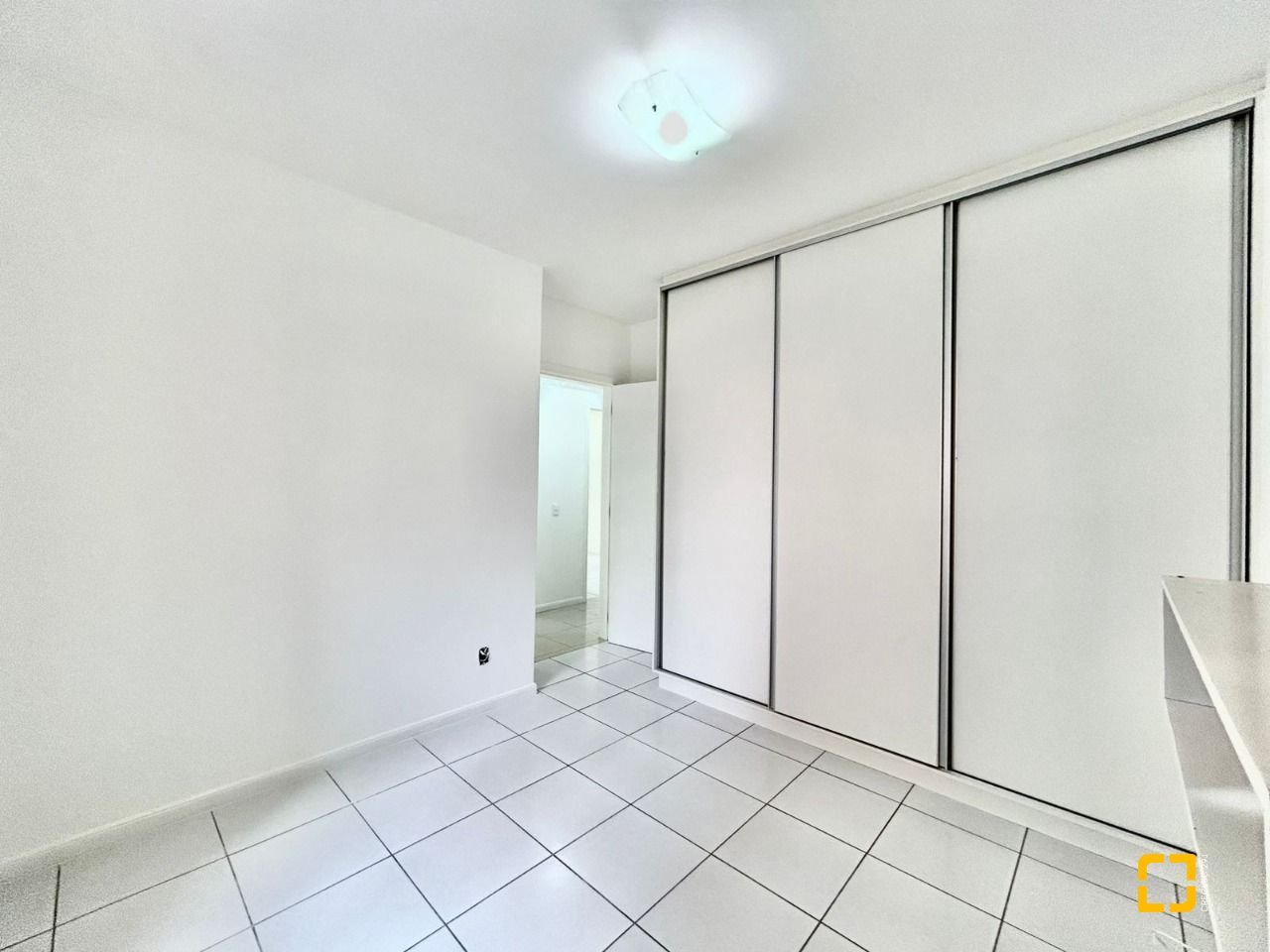 Apartamento com 129m², 4 quartos (sendo 1 suíte), 2 garagens, no bairro Bom Abrigo em Florianópolis