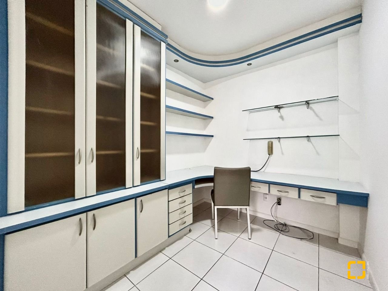 Apartamento com 129m², 4 quartos (sendo 1 suíte), 2 garagens, no bairro Bom Abrigo em Florianópolis