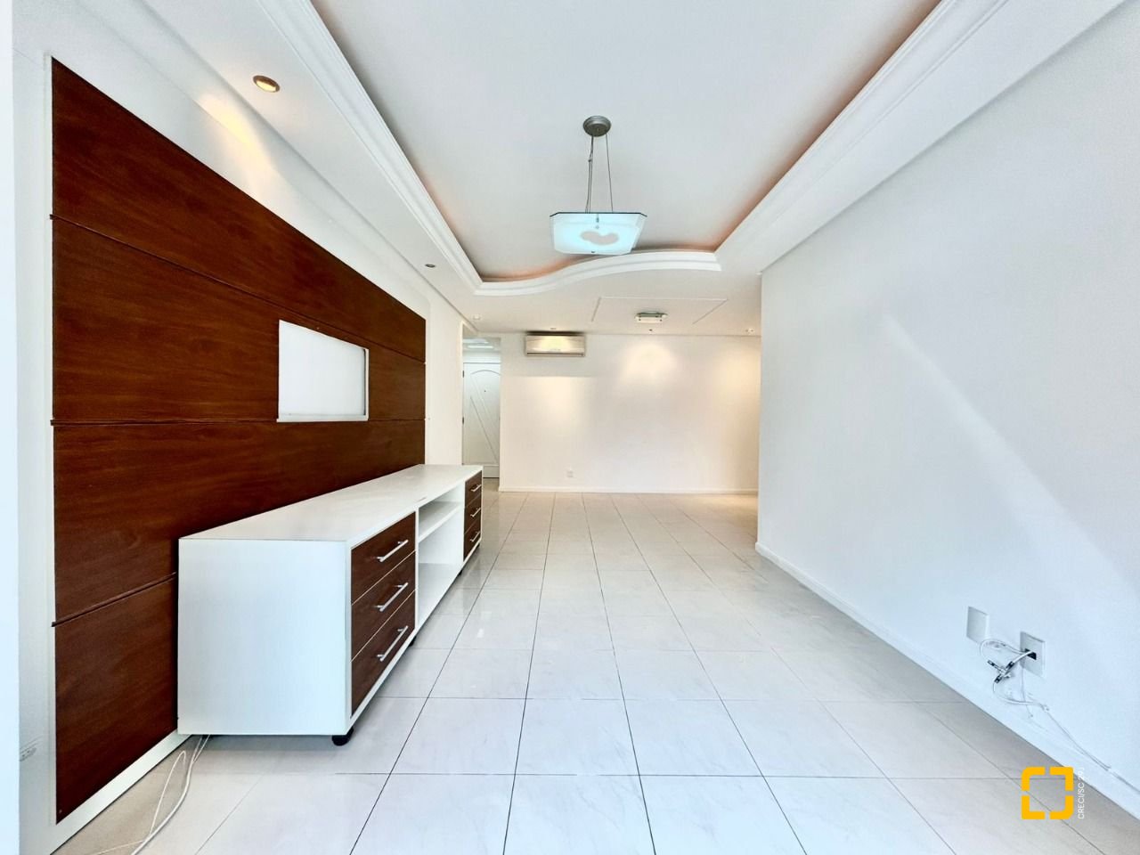 Apartamento com 129m², 4 quartos (sendo 1 suíte), 2 garagens, no bairro Bom Abrigo em Florianópolis