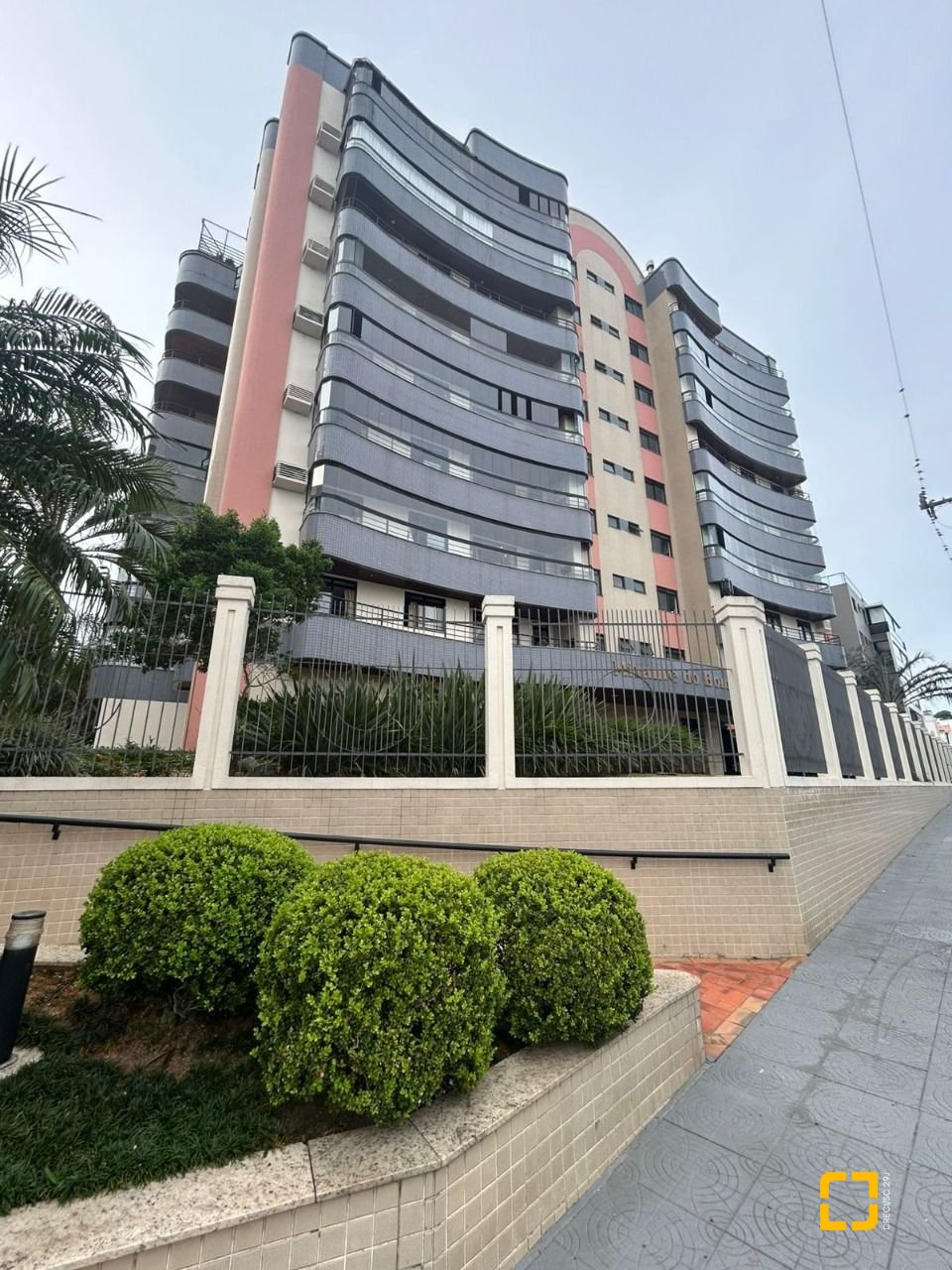 Apartamento com 129m², 4 quartos (sendo 1 suíte), 2 garagens, no bairro Bom Abrigo em Florianópolis