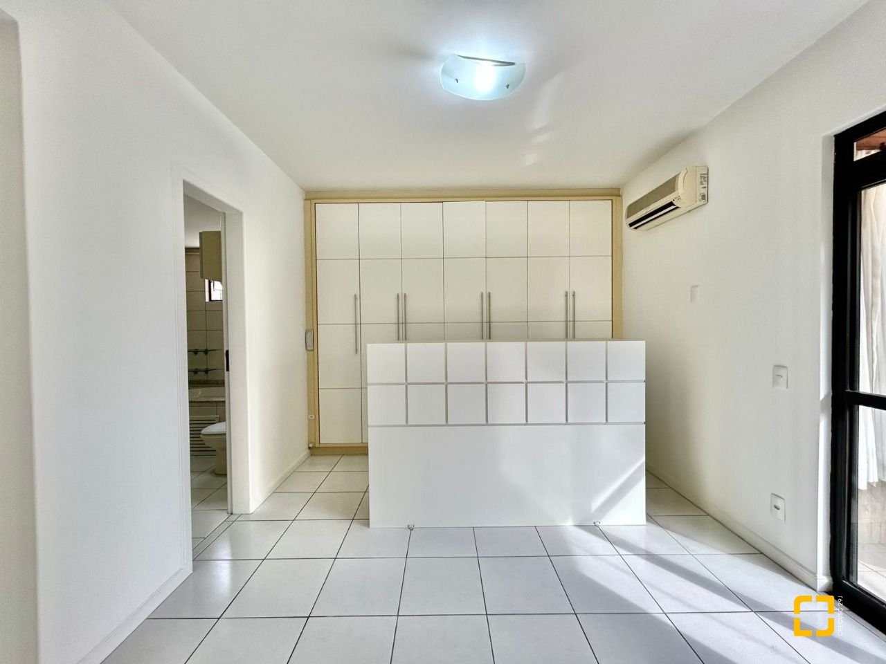 Apartamento com 129m², 4 quartos (sendo 1 suíte), 2 garagens, no bairro Bom Abrigo em Florianópolis