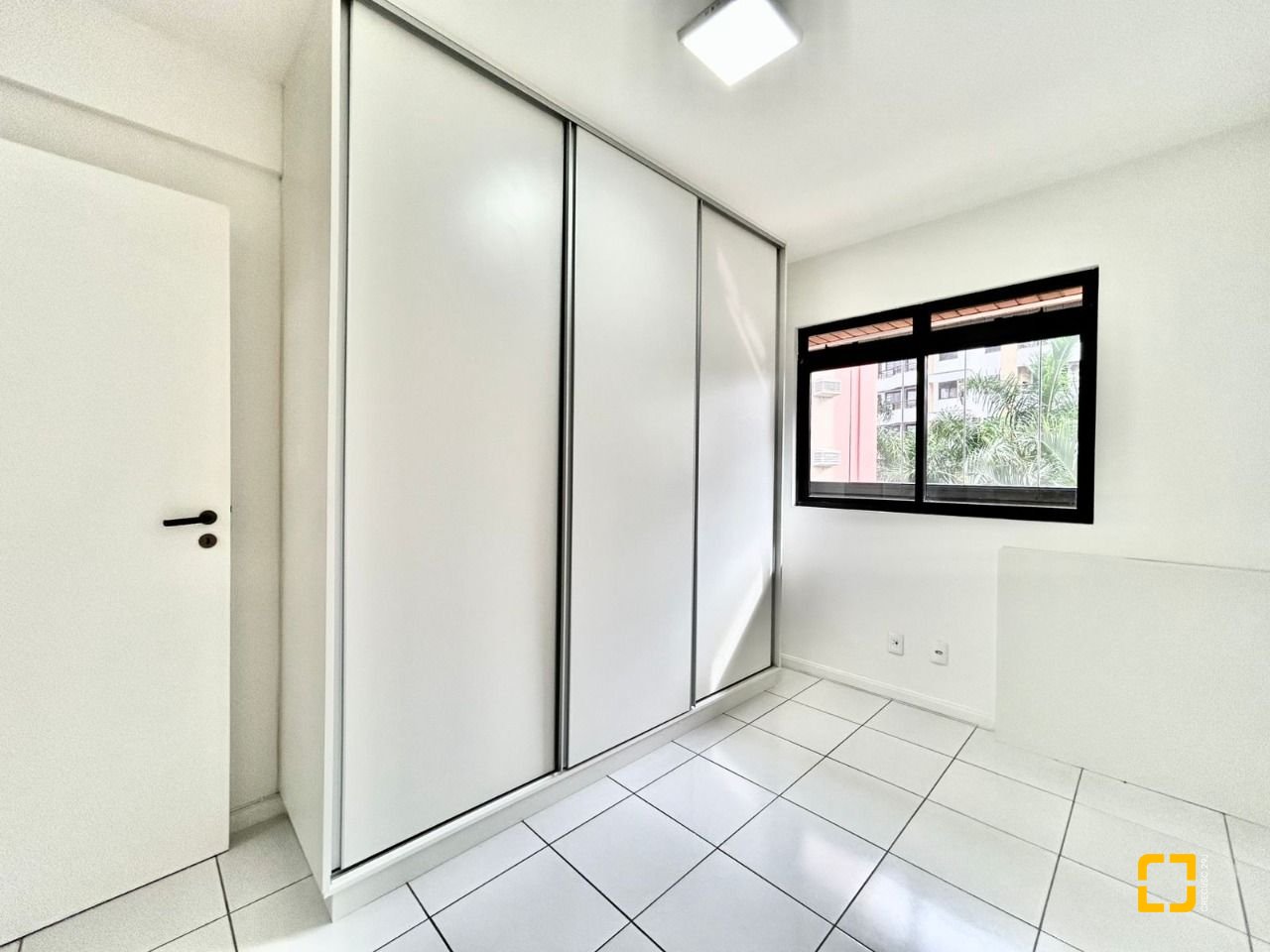 Apartamento com 129m², 4 quartos (sendo 1 suíte), 2 garagens, no bairro Bom Abrigo em Florianópolis