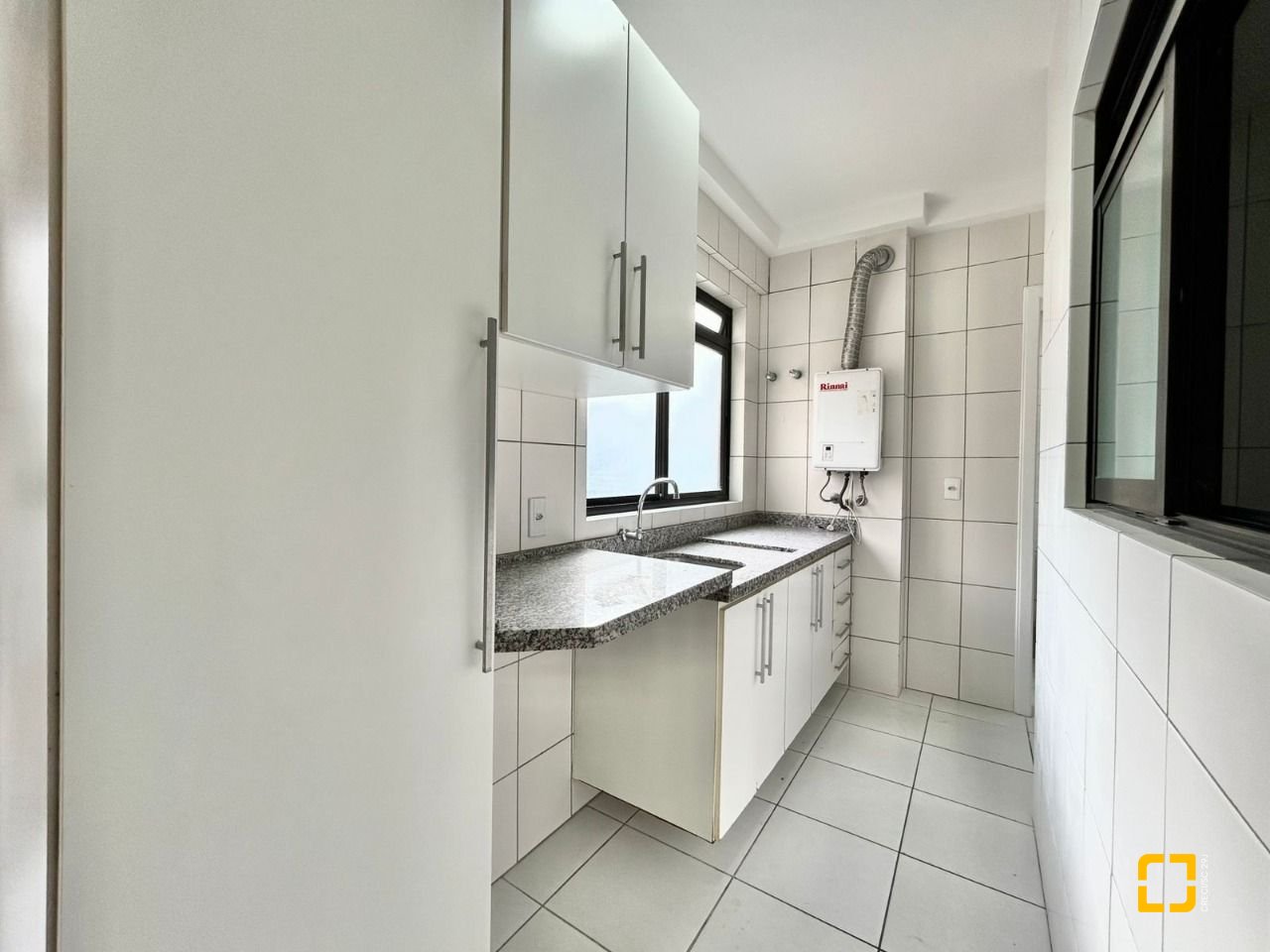 Apartamento com 129m², 4 quartos (sendo 1 suíte), 2 garagens, no bairro Bom Abrigo em Florianópolis