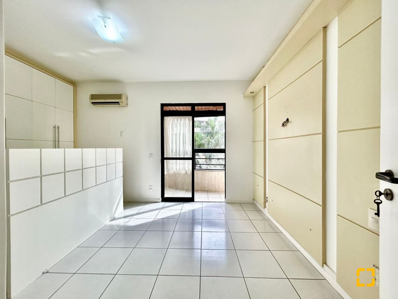 Apartamento com 129m², 4 quartos (sendo 1 suíte), 2 garagens, no bairro Bom Abrigo em Florianópolis
