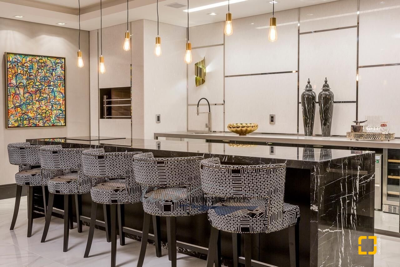 Apartamento com 417m², 3 quartos (sendo 3 suítes), 3 garagens, no bairro Jurerê Internacional em Florianópolis