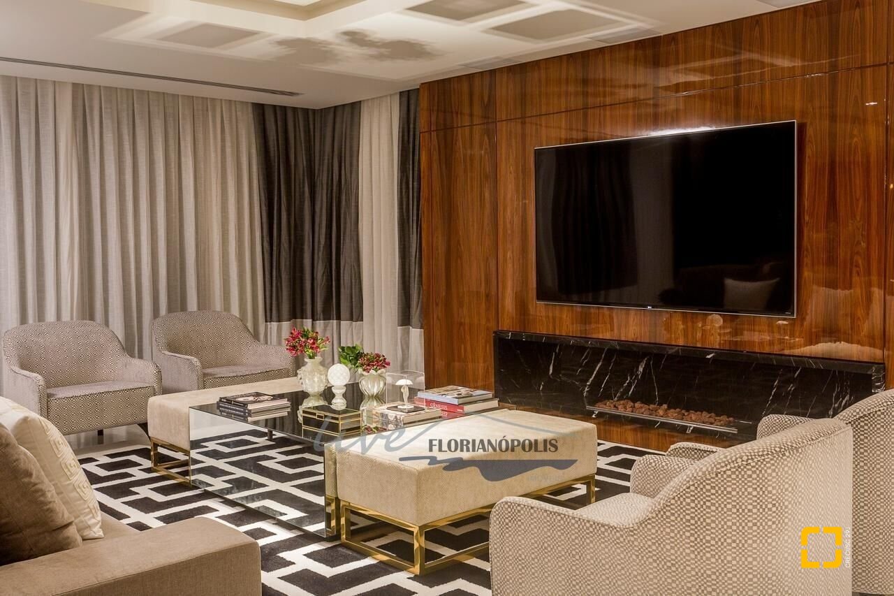 Apartamento com 417m², 3 quartos (sendo 3 suítes), 3 garagens, no bairro Jurerê Internacional em Florianópolis