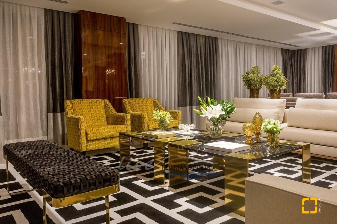 Apartamento com 417m², 3 quartos (sendo 3 suítes), 3 garagens, no bairro Jurerê Internacional em Florianópolis