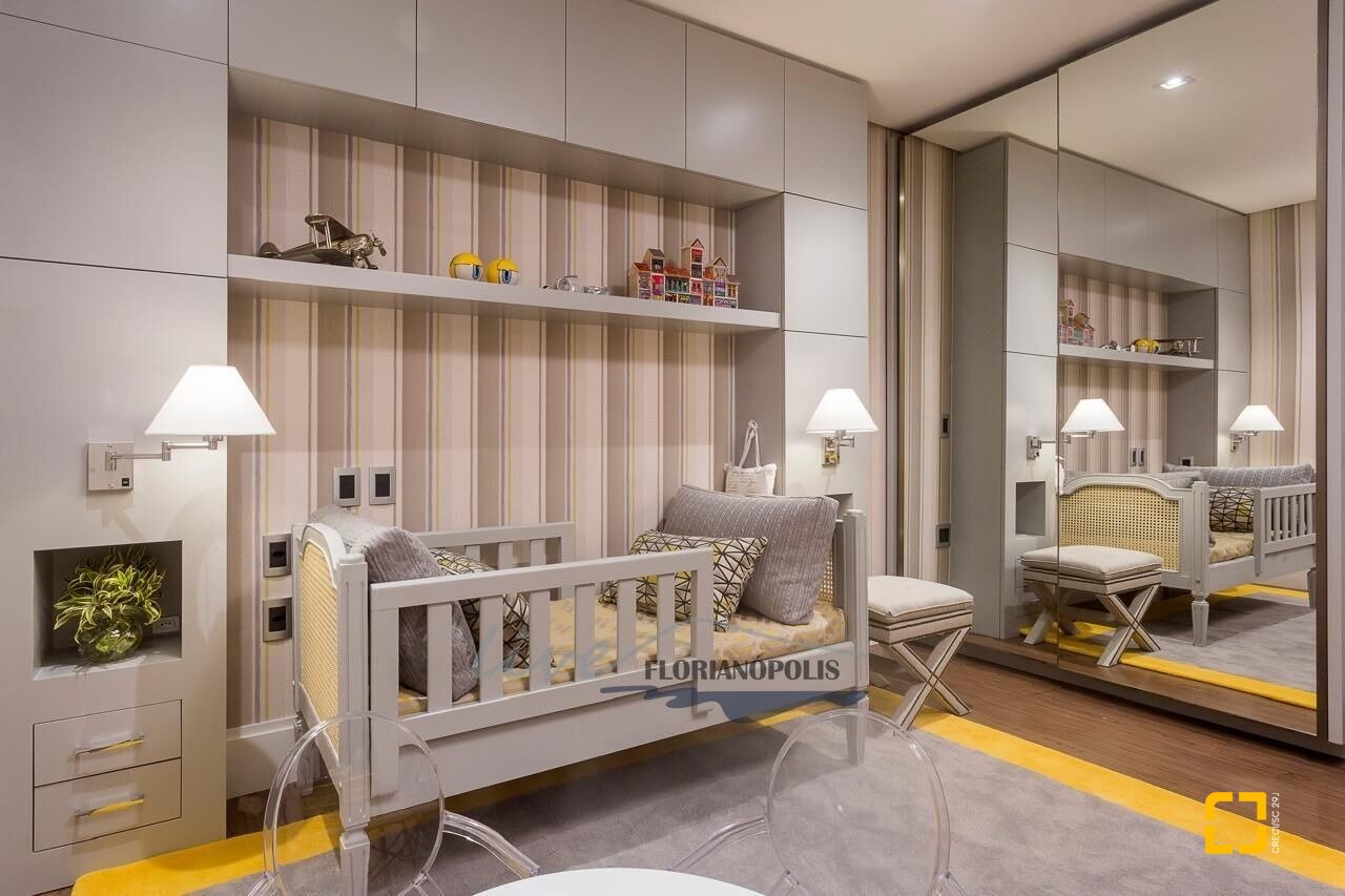 Apartamento com 417m², 3 quartos (sendo 3 suítes), 3 garagens, no bairro Jurerê Internacional em Florianópolis