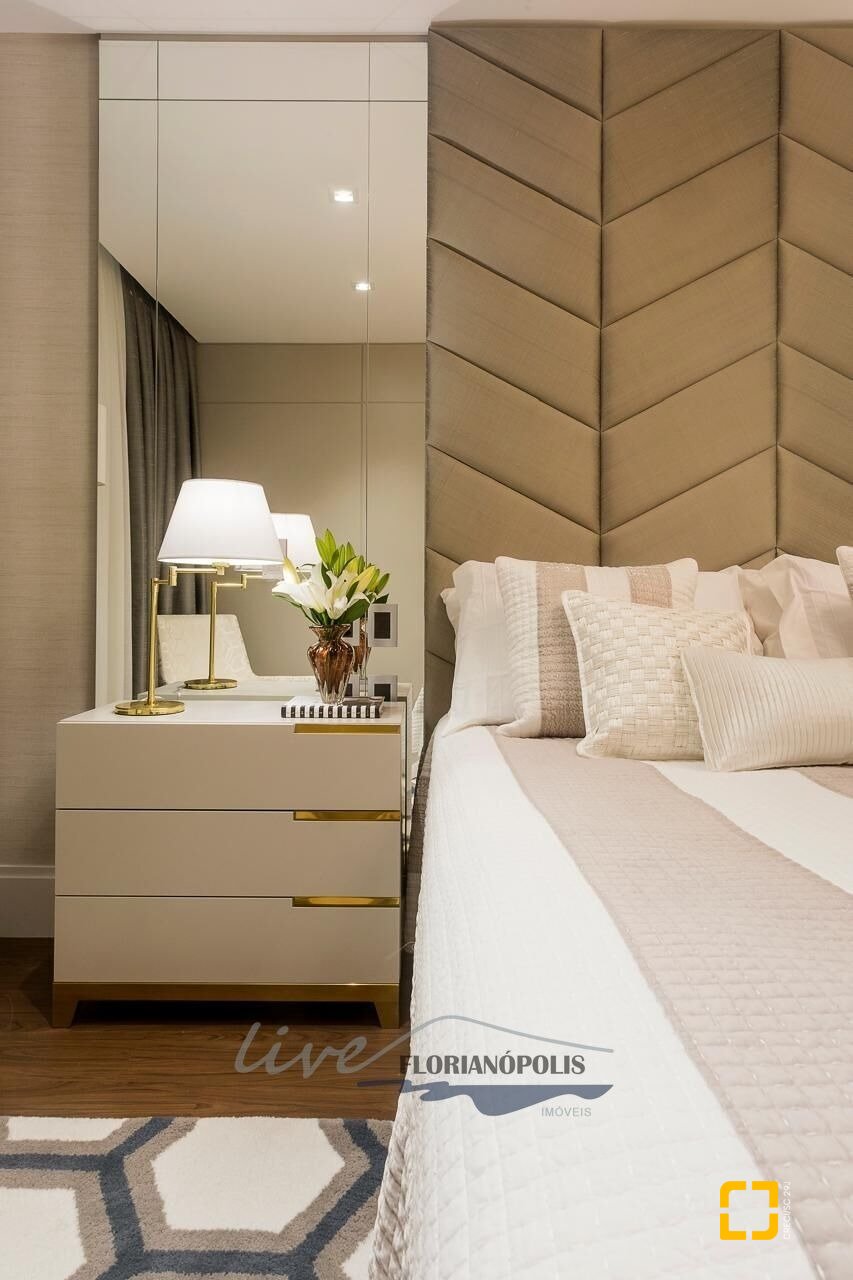 Apartamento com 417m², 3 quartos (sendo 3 suítes), 3 garagens, no bairro Jurerê Internacional em Florianópolis