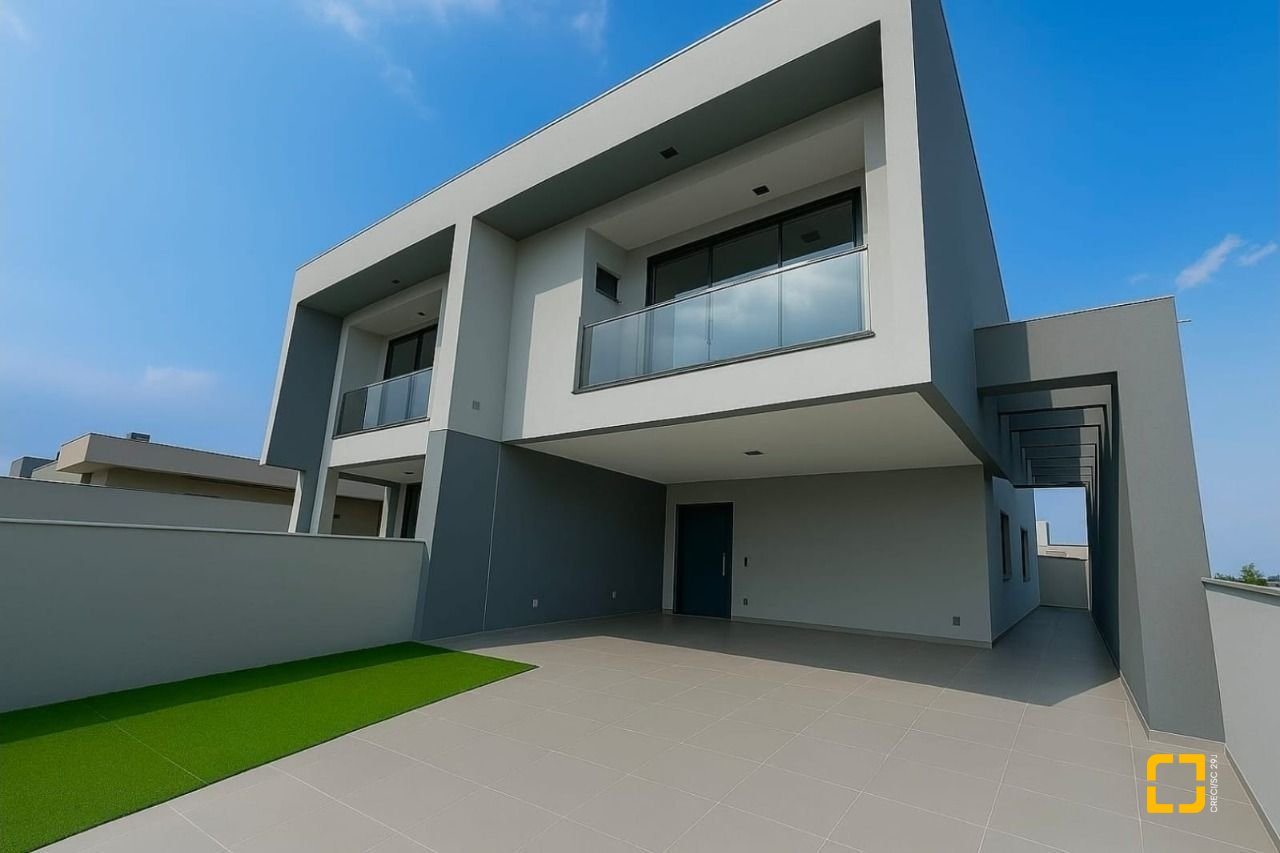Casa com 161m², 3 quartos (sendo 1 suíte), 2 garagens, no bairro Sertão do Maruim em São José