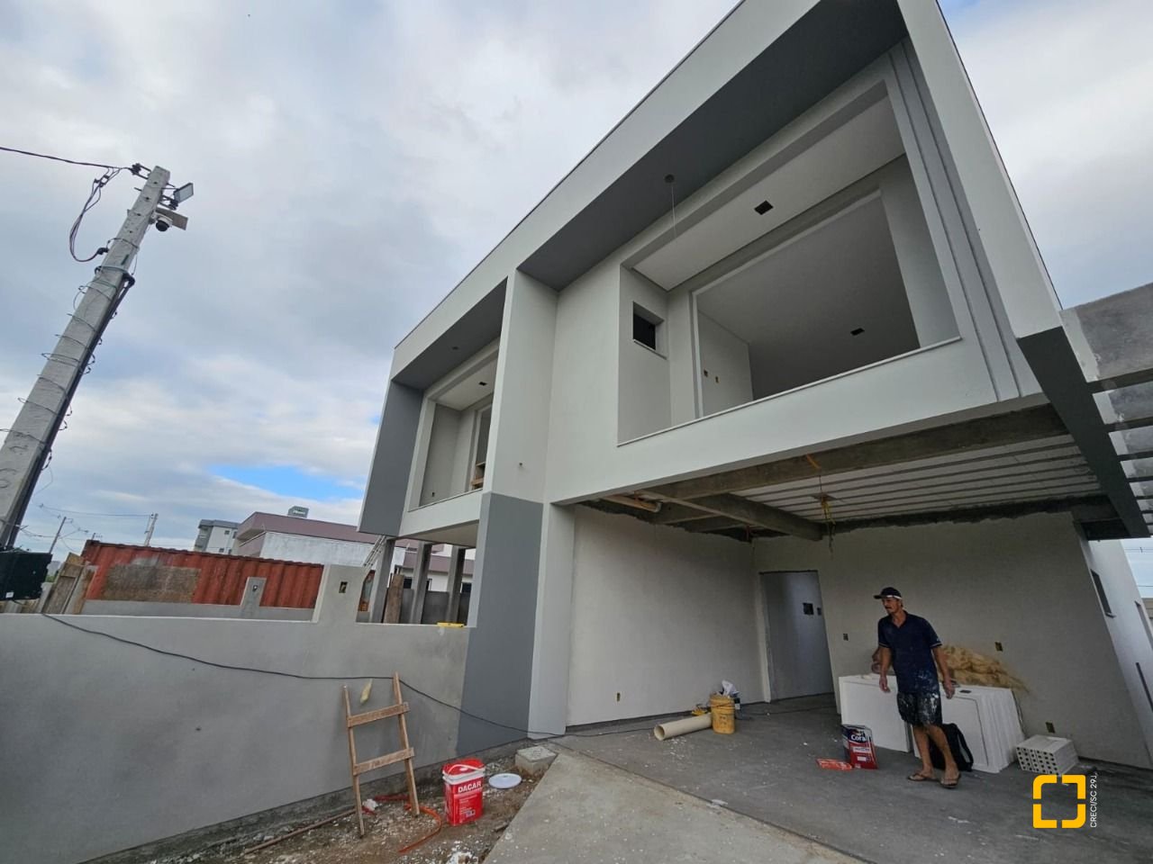 Casa com 161m², 3 quartos (sendo 1 suíte), 2 garagens, no bairro Sertão do Maruim em São José