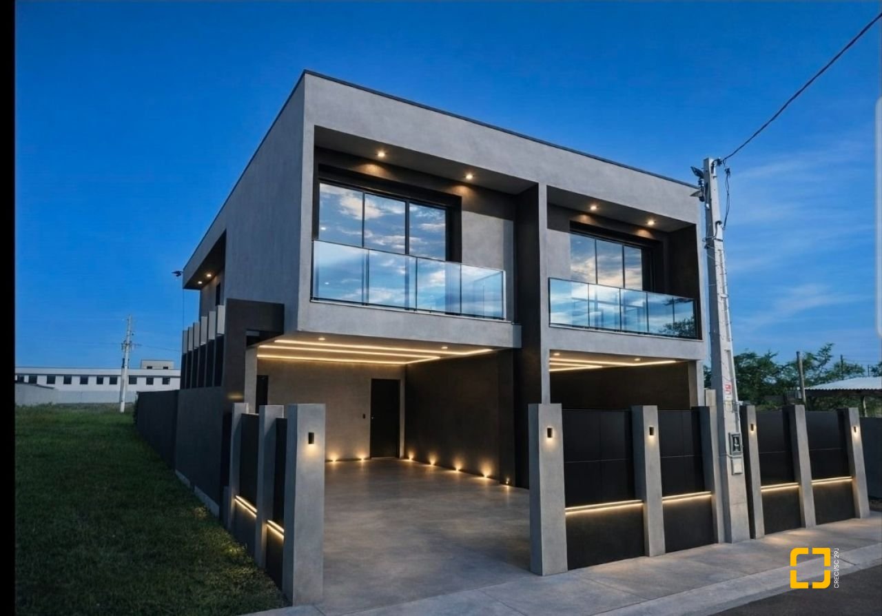 Casa com 161m², 3 quartos (sendo 1 suíte), 2 garagens, no bairro Sertão do Maruim em São José