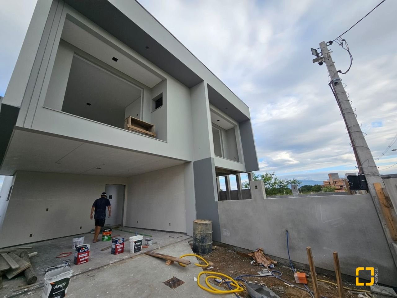 Casa com 161m², 3 quartos (sendo 1 suíte), 2 garagens, no bairro Sertão do Maruim em São José