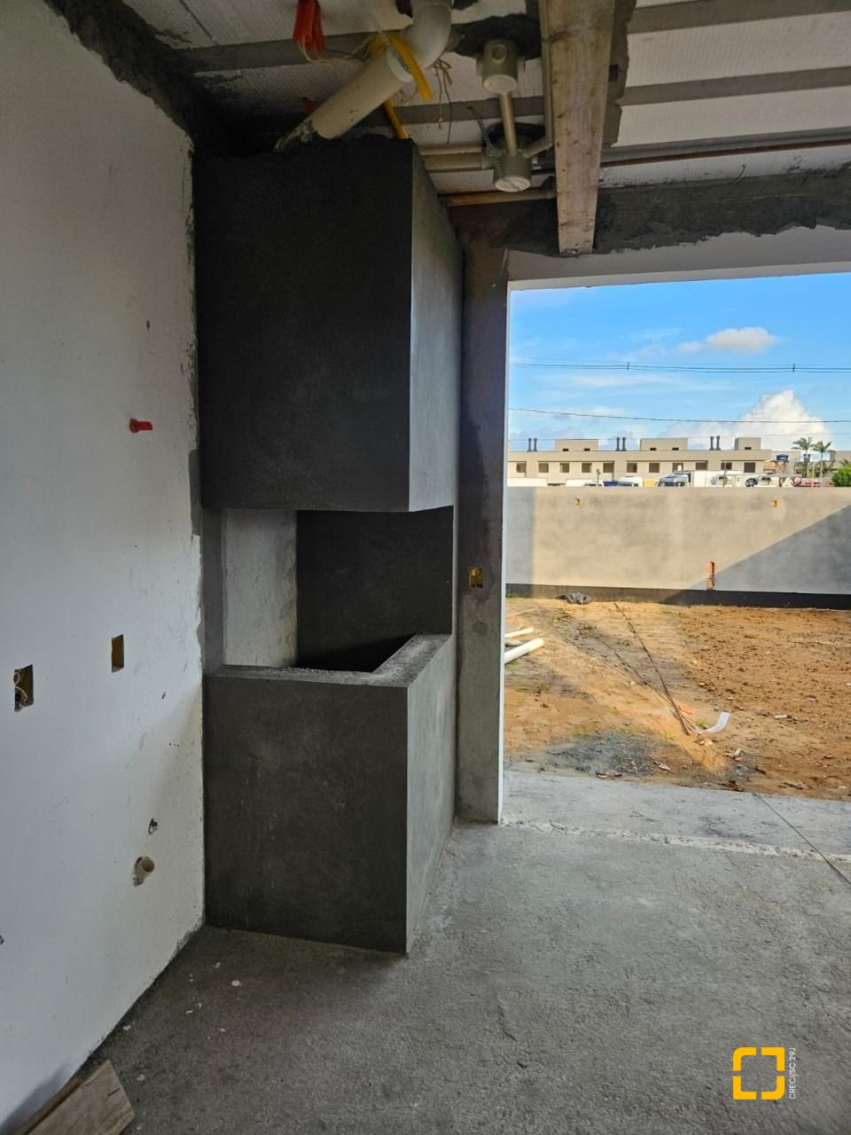 Casa com 161m², 3 quartos (sendo 1 suíte), 2 garagens, no bairro Sertão do Maruim em São José