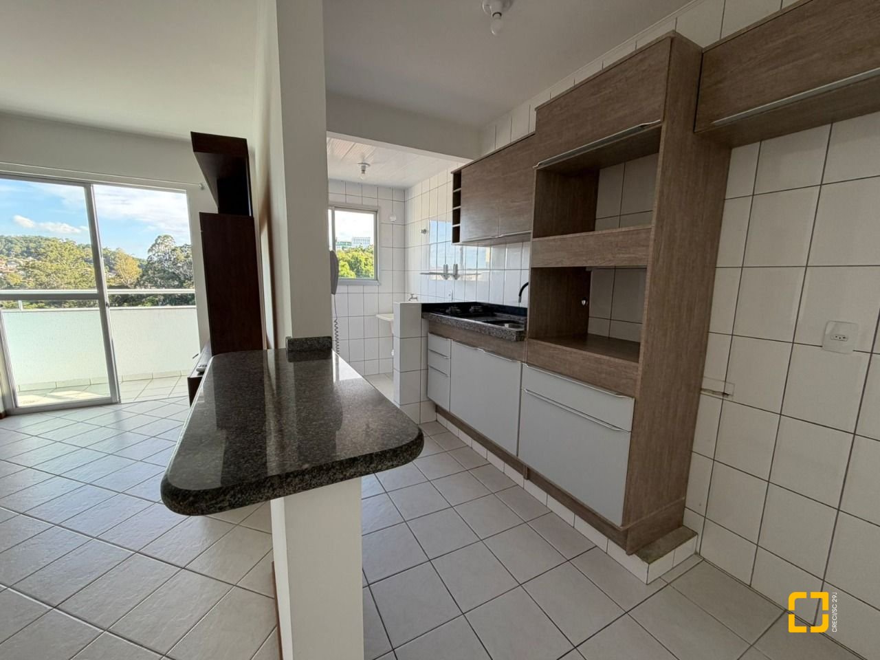 Apartamento com 46m², 1 quarto (sendo 1 suíte), 1 garagem, no bairro Serrinha em Florianópolis