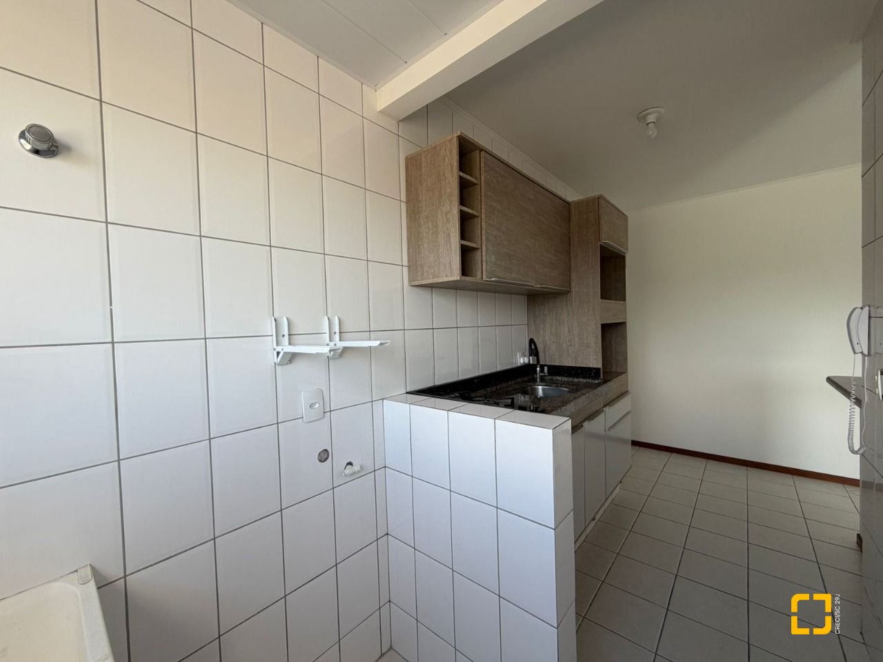 Apartamento com 46m², 1 quarto (sendo 1 suíte), 1 garagem, no bairro Serrinha em Florianópolis