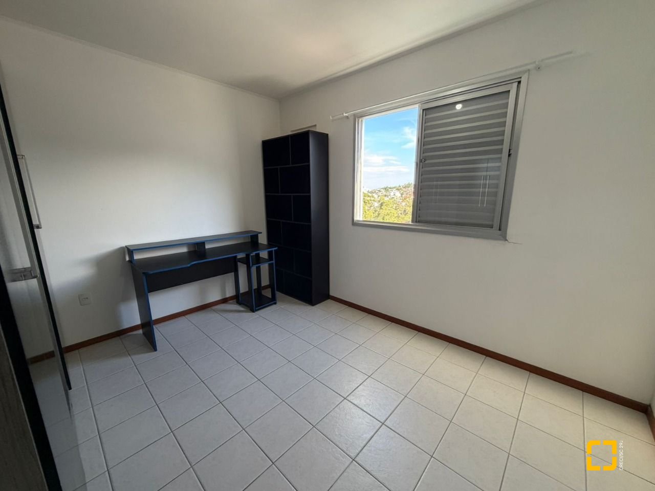 Apartamento com 46m², 1 quarto (sendo 1 suíte), 1 garagem, no bairro Serrinha em Florianópolis