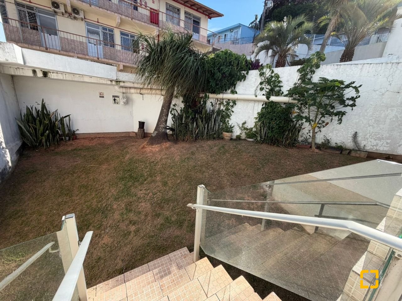 Apartamento com 46m², 1 quarto (sendo 1 suíte), 1 garagem, no bairro Serrinha em Florianópolis