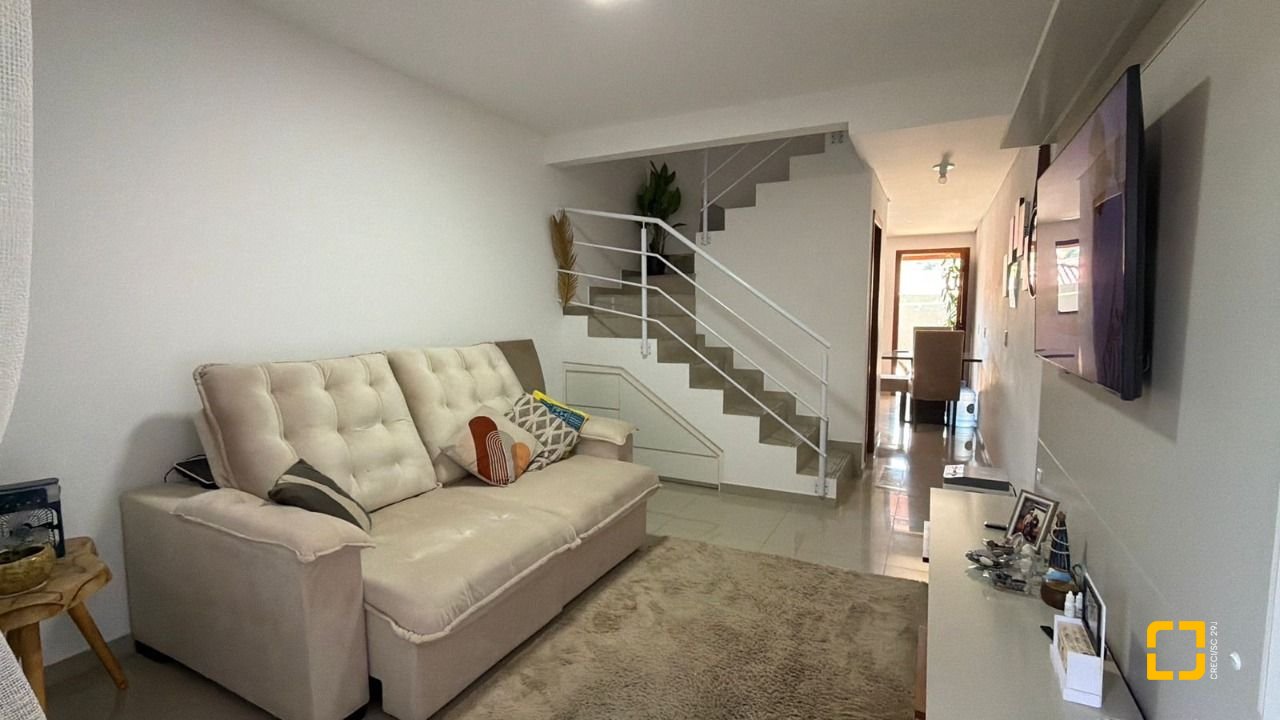 Casa com 74m², 2 quartos, 2 garagens, no bairro Potecas em São José