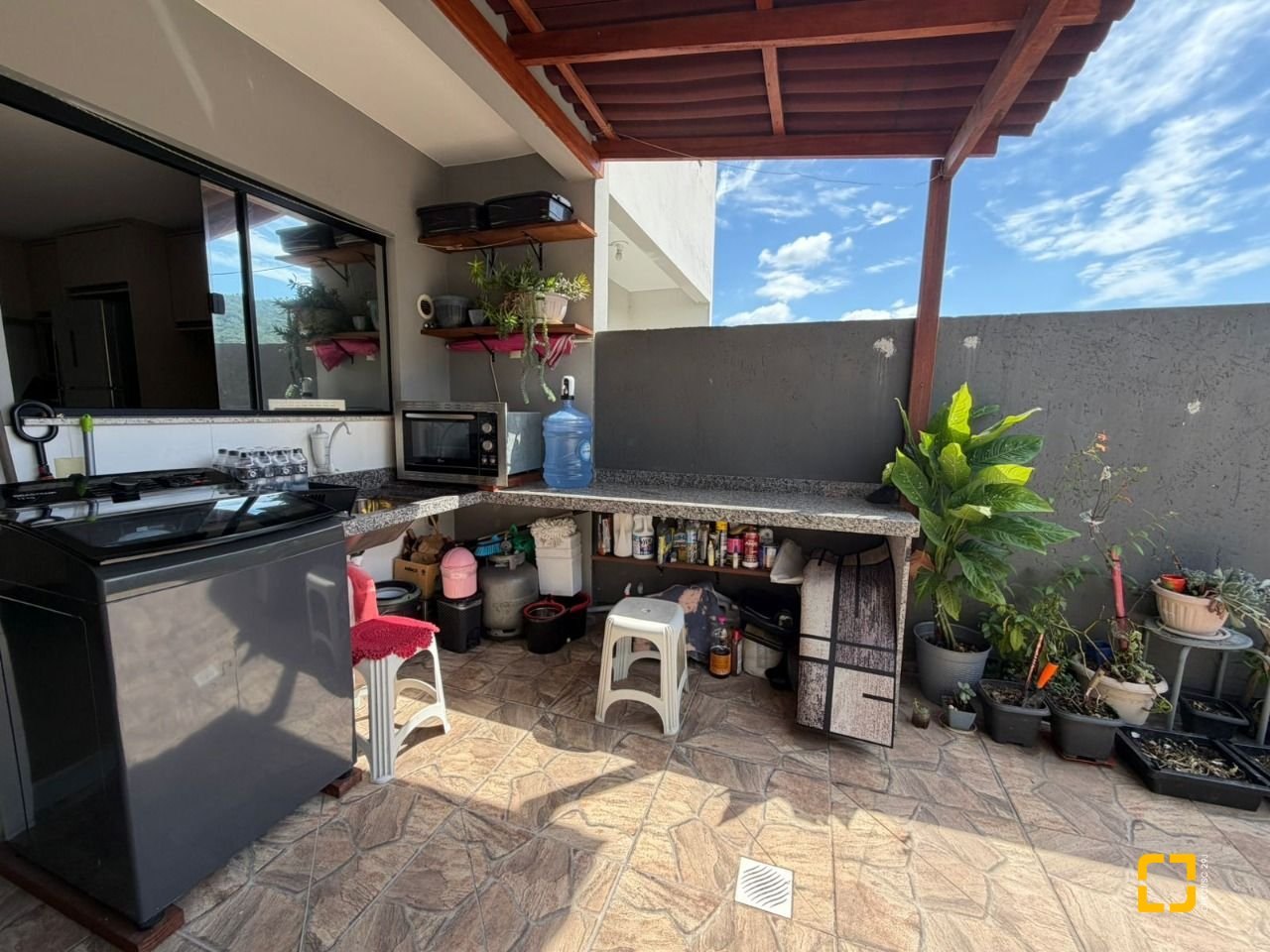 Casa com 74m², 2 quartos, 2 garagens, no bairro Potecas em São José