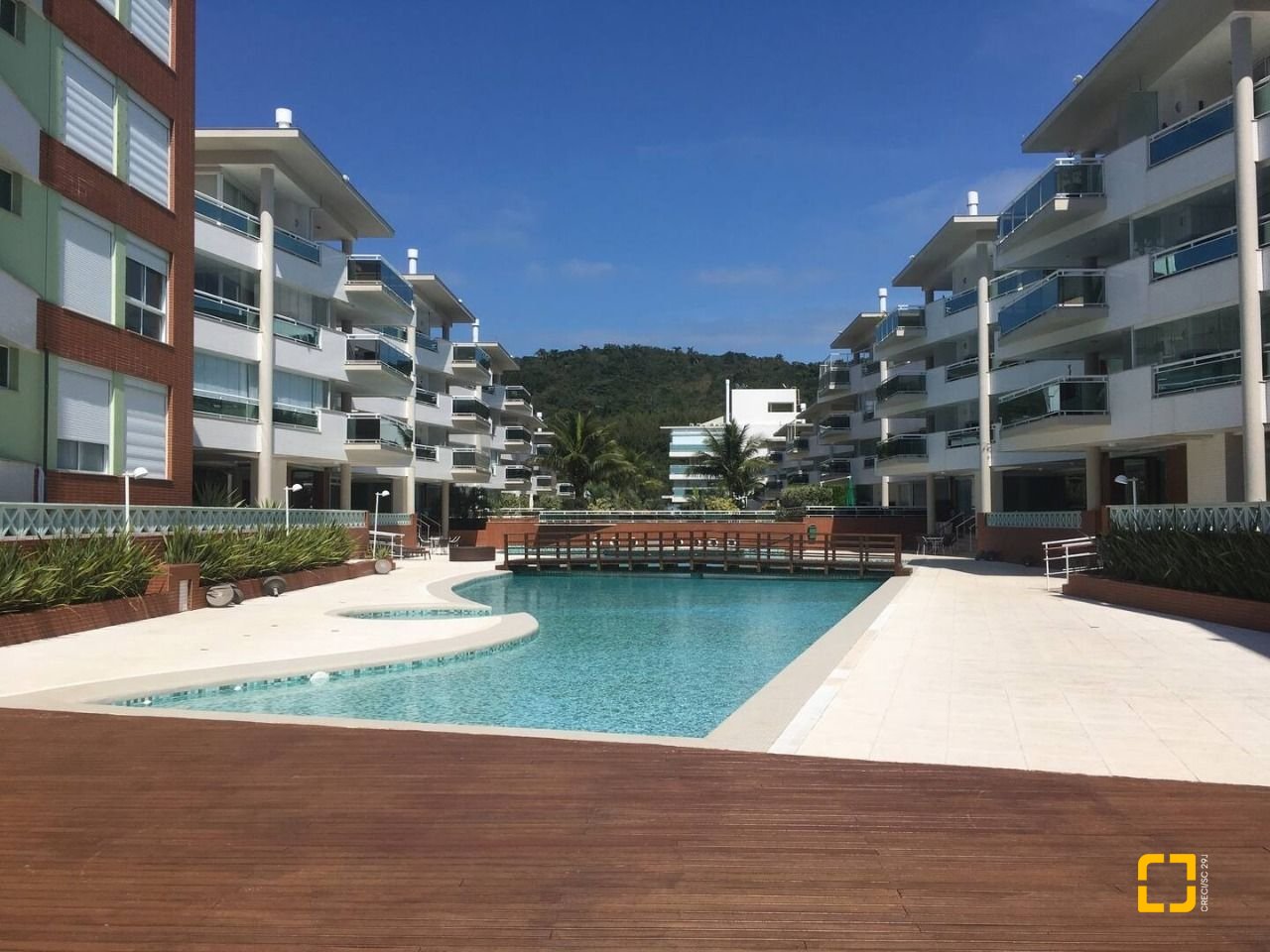 Apartamento com 141m², 4 quartos (sendo 1 suíte), 2 garagens, no bairro Praia Brava em Florianópolis