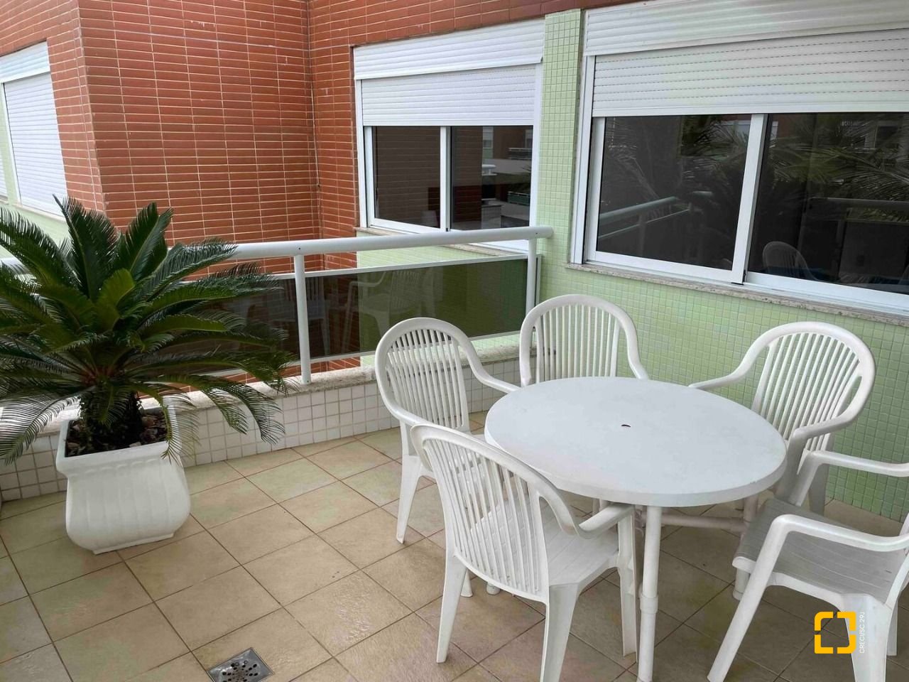 Apartamento com 141m², 4 quartos (sendo 1 suíte), 2 garagens, no bairro Praia Brava em Florianópolis