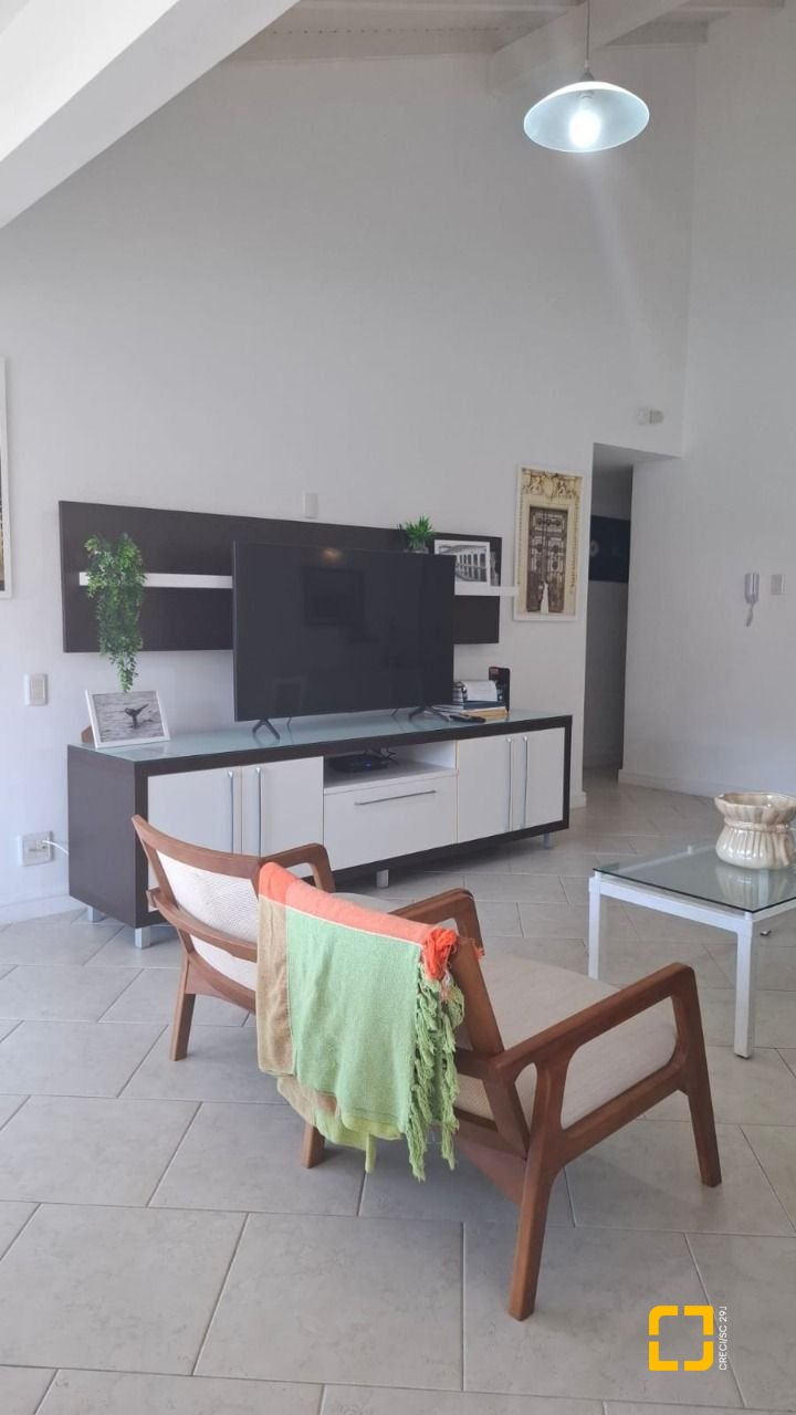 Apartamento com 141m², 4 quartos (sendo 1 suíte), 2 garagens, no bairro Praia Brava em Florianópolis