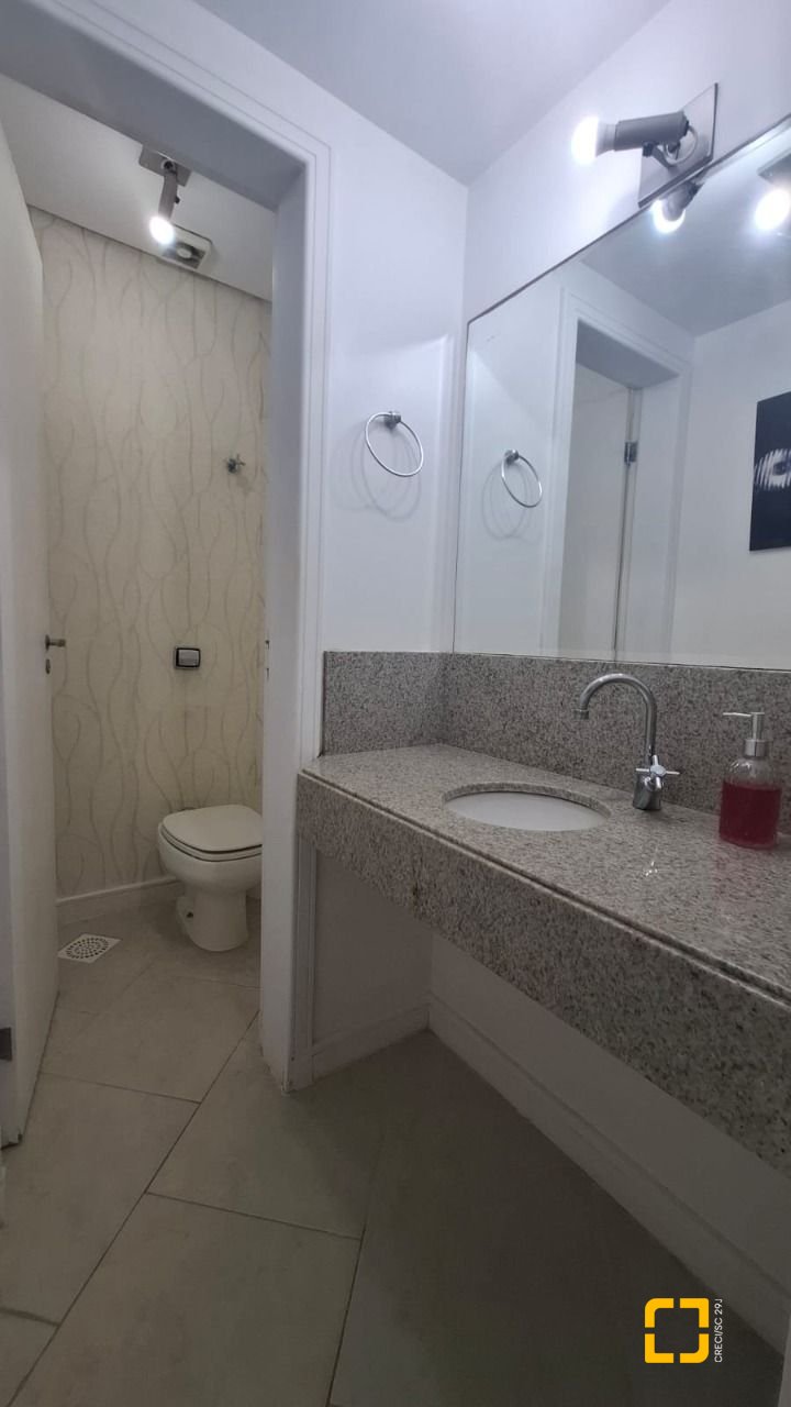 Apartamento com 141m², 4 quartos (sendo 1 suíte), 2 garagens, no bairro Praia Brava em Florianópolis