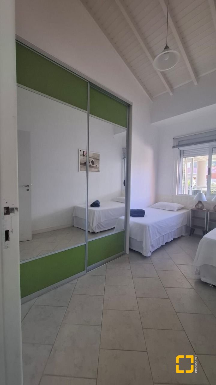 Apartamento com 141m², 4 quartos (sendo 1 suíte), 2 garagens, no bairro Praia Brava em Florianópolis