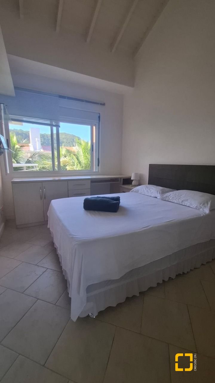 Apartamento com 141m², 4 quartos (sendo 1 suíte), 2 garagens, no bairro Praia Brava em Florianópolis
