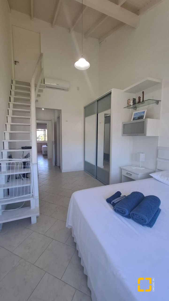 Apartamento com 141m², 4 quartos (sendo 1 suíte), 2 garagens, no bairro Praia Brava em Florianópolis