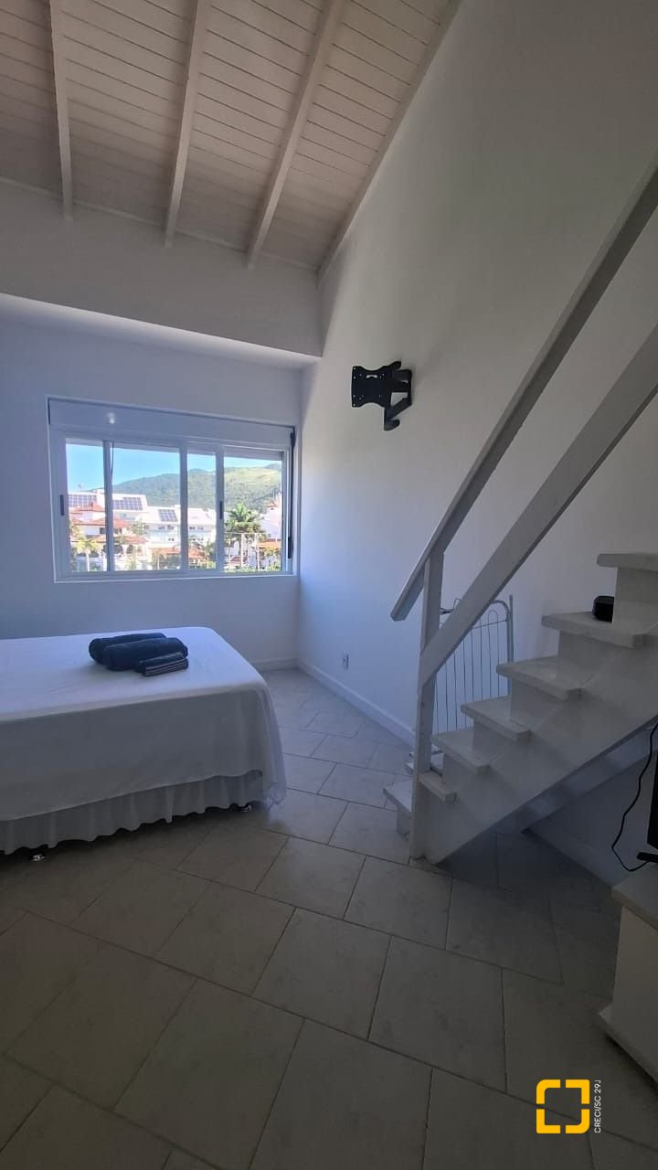 Apartamento com 141m², 4 quartos (sendo 1 suíte), 2 garagens, no bairro Praia Brava em Florianópolis