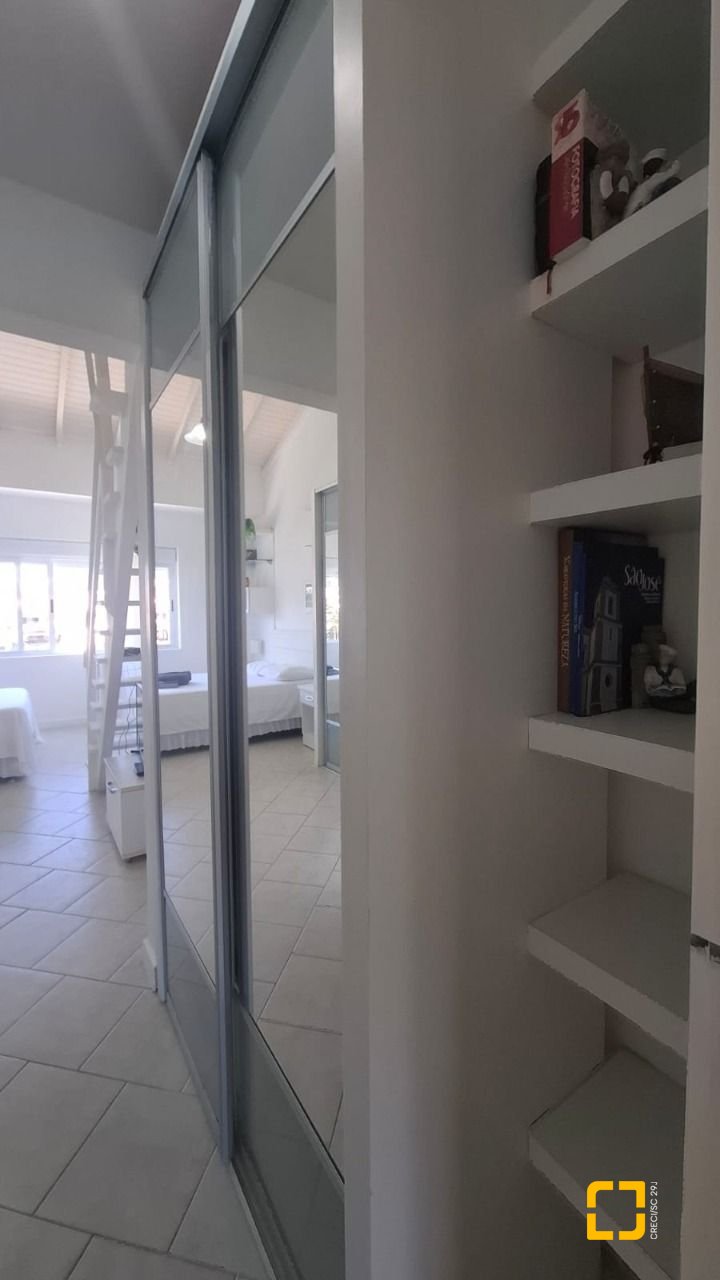 Apartamento com 141m², 4 quartos (sendo 1 suíte), 2 garagens, no bairro Praia Brava em Florianópolis