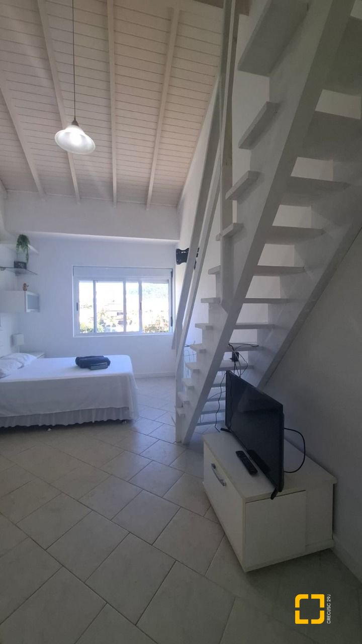 Apartamento com 141m², 4 quartos (sendo 1 suíte), 2 garagens, no bairro Praia Brava em Florianópolis