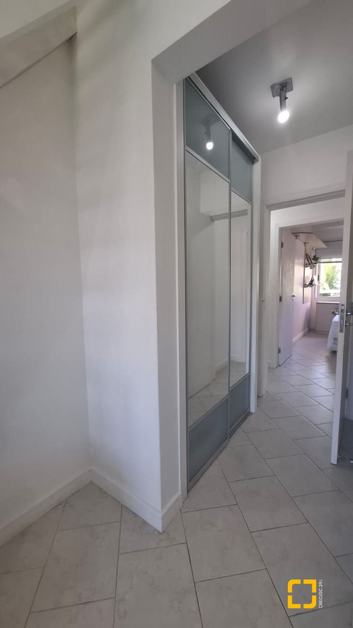 Apartamento com 141m², 4 quartos (sendo 1 suíte), 2 garagens, no bairro Praia Brava em Florianópolis