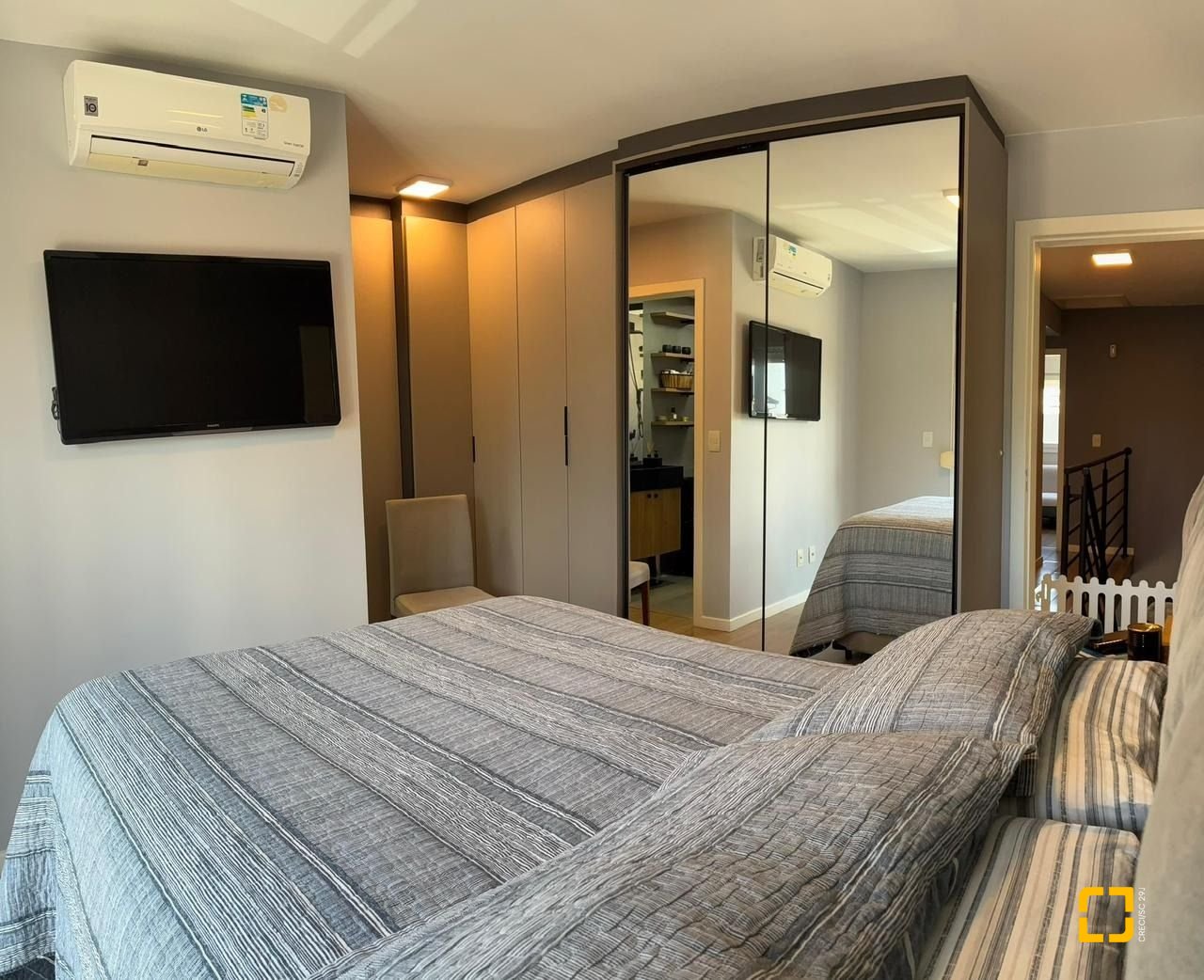 Casa com 102m², 4 quartos (sendo 1 suíte), 2 garagens, no bairro Ribeirão da Ilha em Florianópolis
