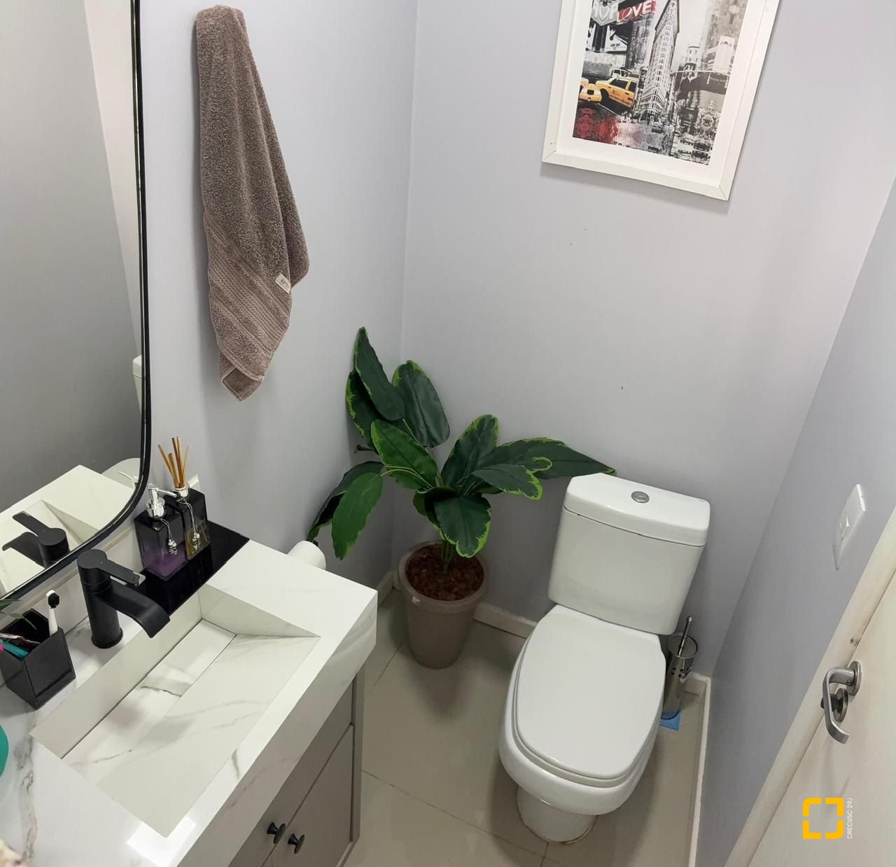 Casa com 102m², 4 quartos (sendo 1 suíte), 2 garagens, no bairro Ribeirão da Ilha em Florianópolis