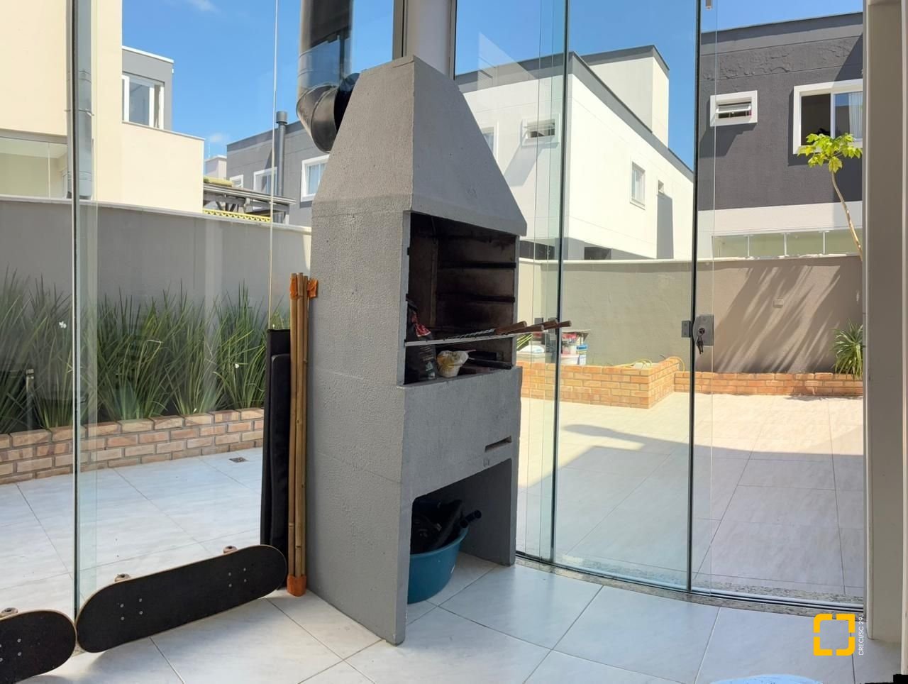 Casa com 102m², 4 quartos (sendo 1 suíte), 2 garagens, no bairro Ribeirão da Ilha em Florianópolis