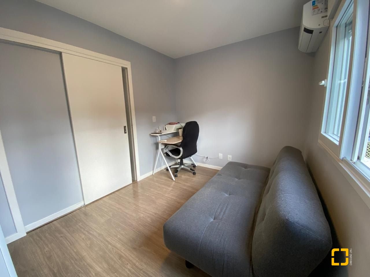 Casa com 102m², 4 quartos (sendo 1 suíte), 2 garagens, no bairro Ribeirão da Ilha em Florianópolis