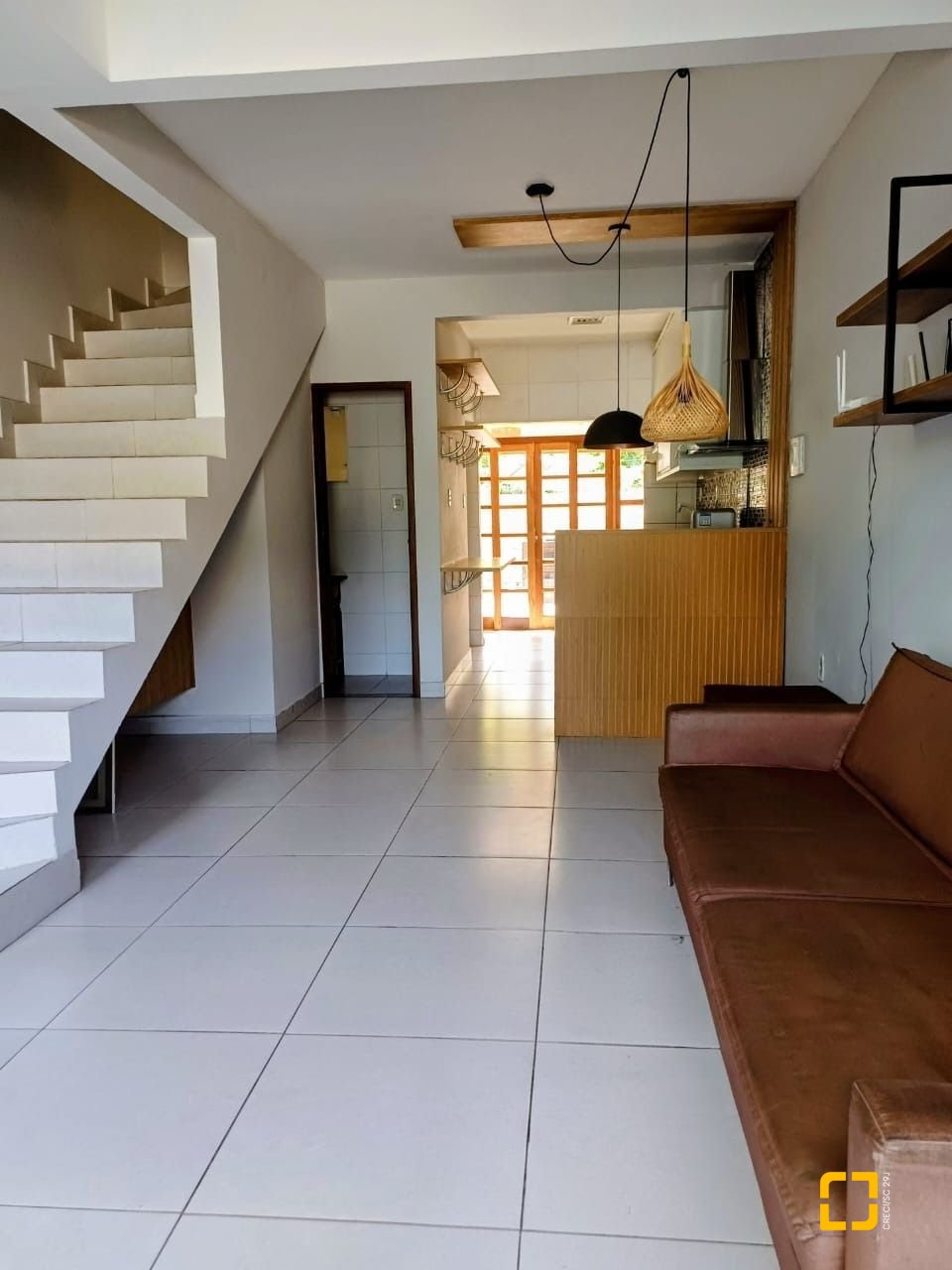 Casa com 97m², 4 quartos (sendo 2 suítes), 2 garagens, no bairro Rio Vermelho em Florianópolis