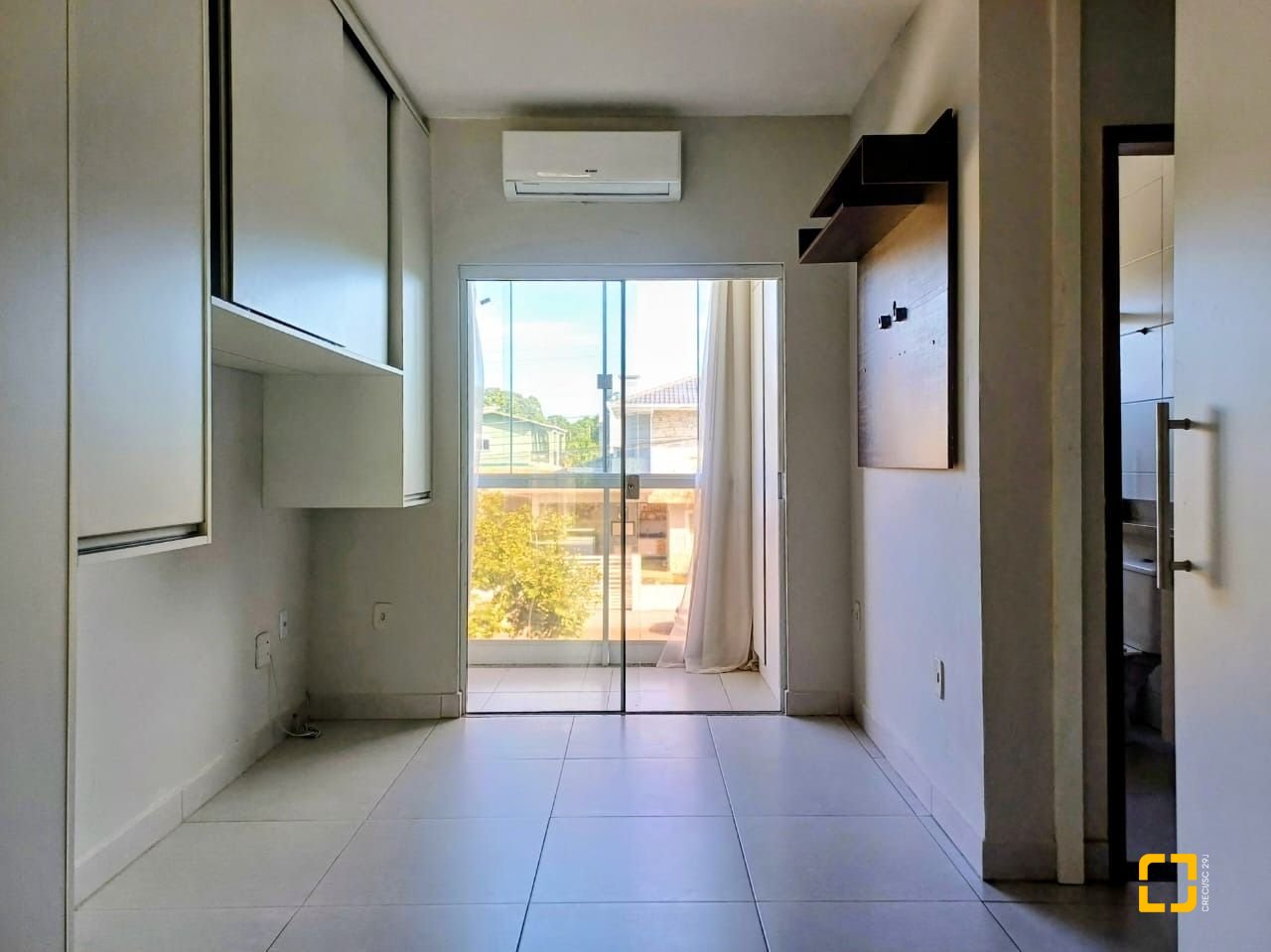 Casa com 97m², 4 quartos (sendo 2 suítes), 2 garagens, no bairro Rio Vermelho em Florianópolis