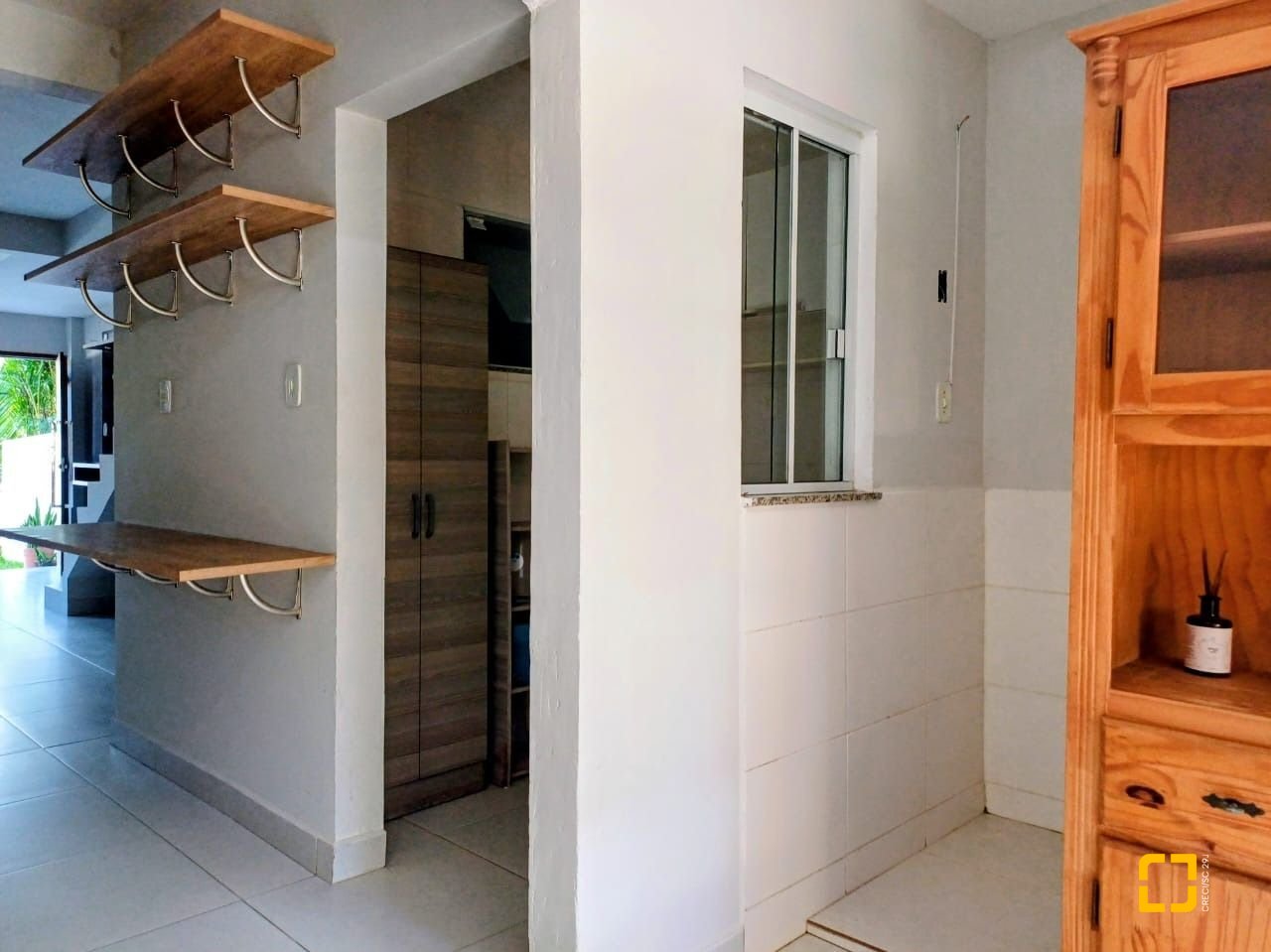 Casa com 97m², 4 quartos (sendo 2 suítes), 2 garagens, no bairro Rio Vermelho em Florianópolis