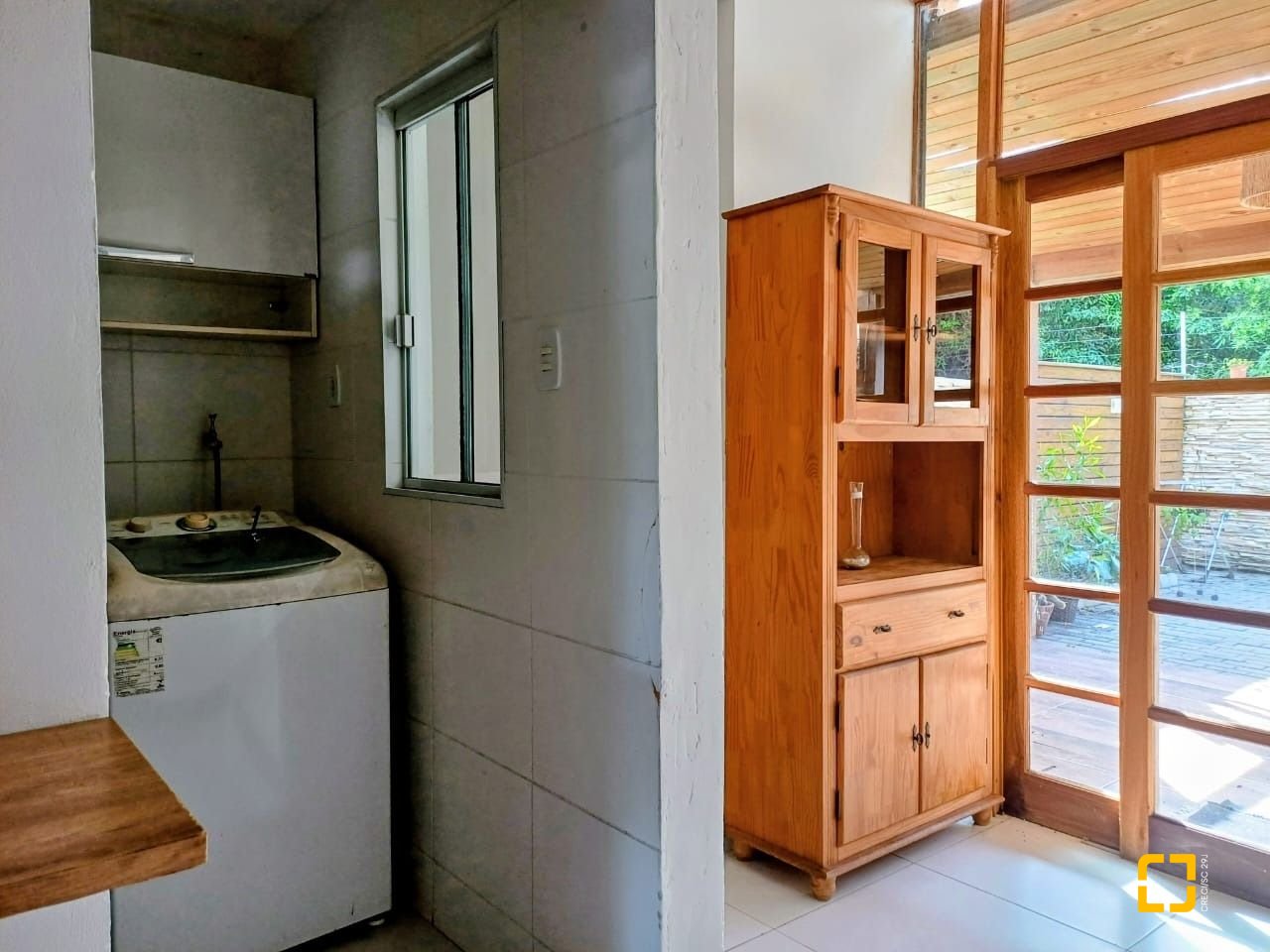 Casa com 97m², 4 quartos (sendo 2 suítes), 2 garagens, no bairro Rio Vermelho em Florianópolis