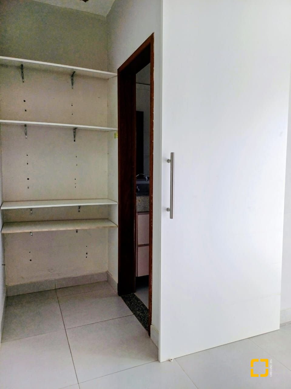 Casa com 97m², 4 quartos (sendo 2 suítes), 2 garagens, no bairro Rio Vermelho em Florianópolis