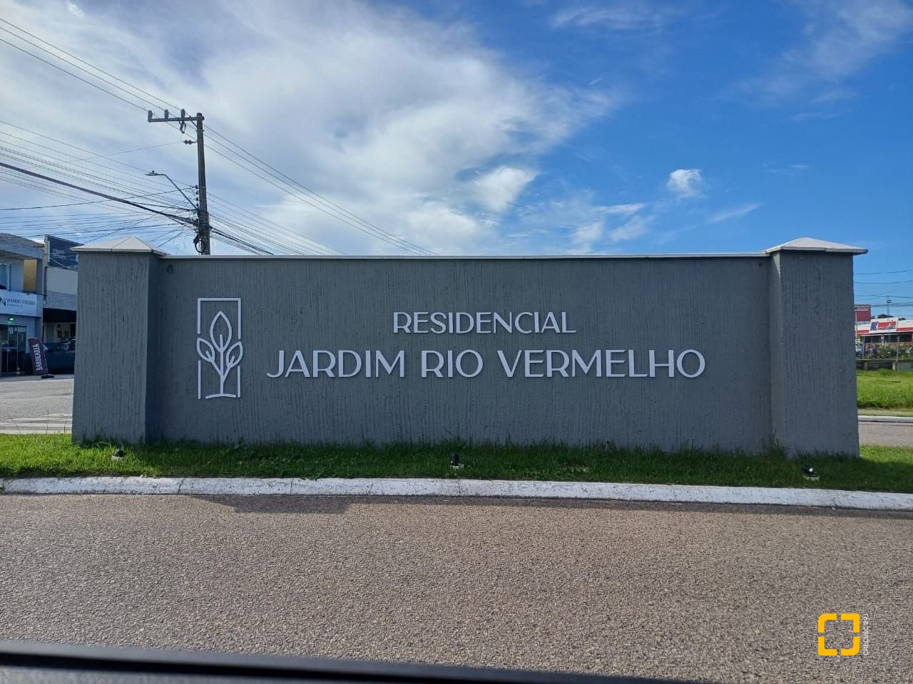 Casa com 97m², 4 quartos (sendo 2 suítes), 2 garagens, no bairro Rio Vermelho em Florianópolis