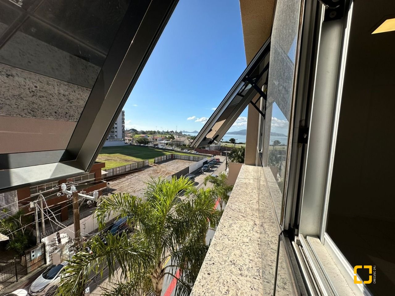Sala com 38m², 1 garagem, no bairro Estreito em Florianópolis