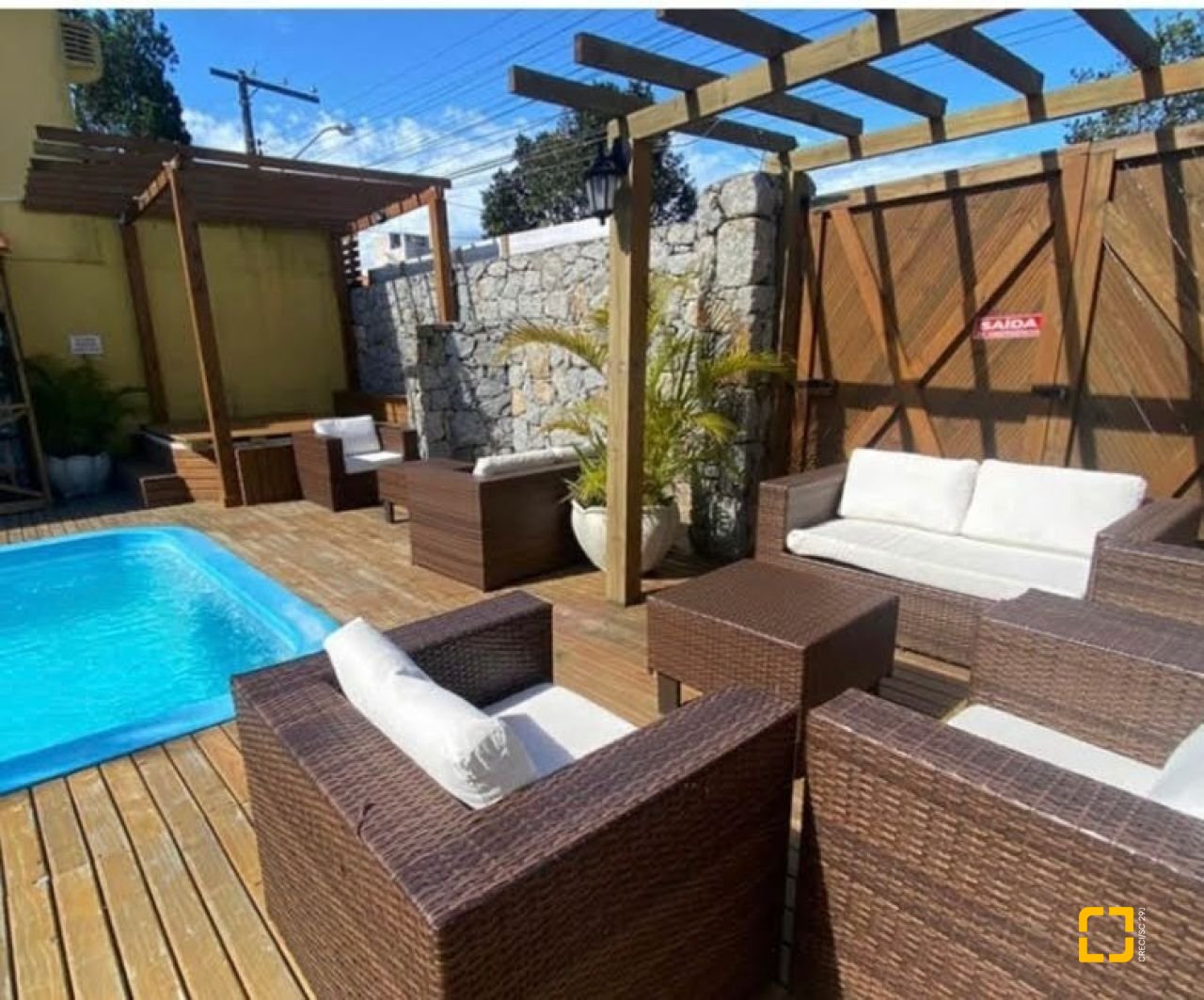 Apartamento com 31m², 1 quarto, 1 garagem, no bairro Canasvieiras em Florianópolis