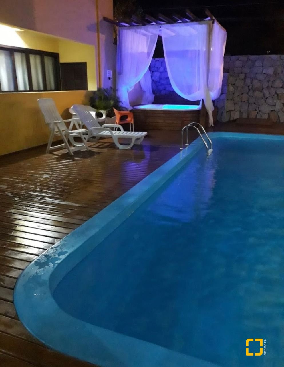 Apartamento com 31m², 1 quarto, 1 garagem, no bairro Canasvieiras em Florianópolis